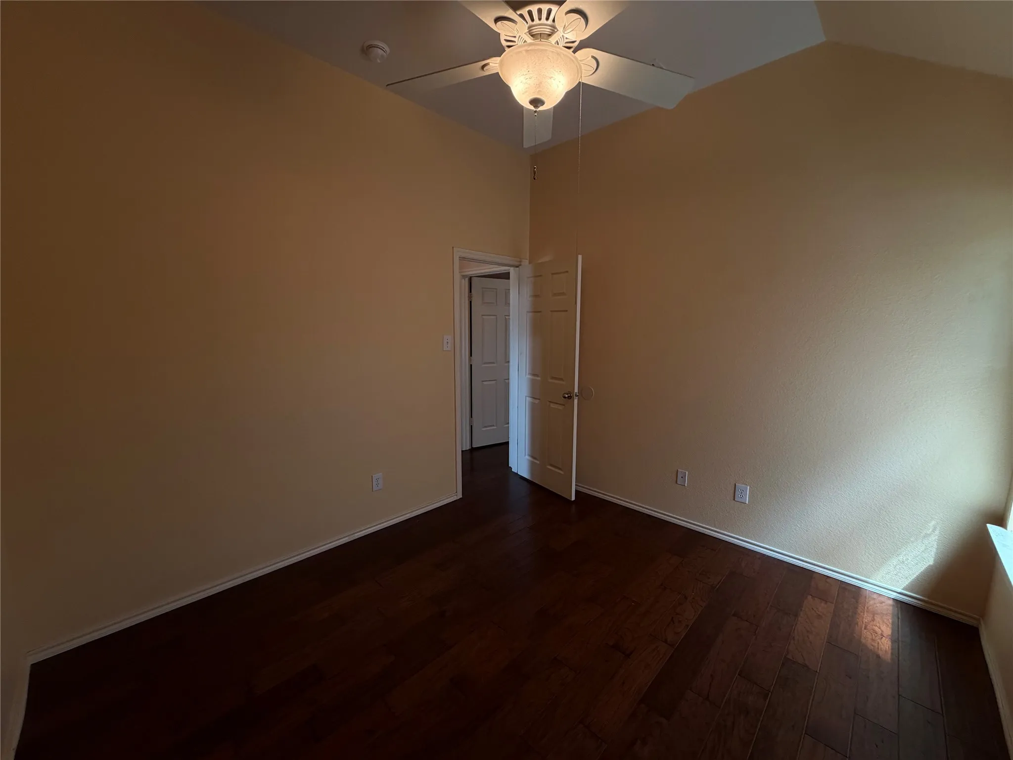 Single Family Residence For Sale in Dallas County , 1213 Whitecreek Drive, Glenn Heights, Texas 75154, 4 Bedroom, 2 Bathroom, 2 Garage spaces, 2,122 Sqft, built in 2004, mls#21369045, Real Estate Agent in Glenn Heights, Homes For Sale in Dallas county, Homes For Sale in Glenn Heights, Realtor in Glenn Heights Texas, Real Estate Brokerage Independent Realty Texas, Luminita Cordes Realtor