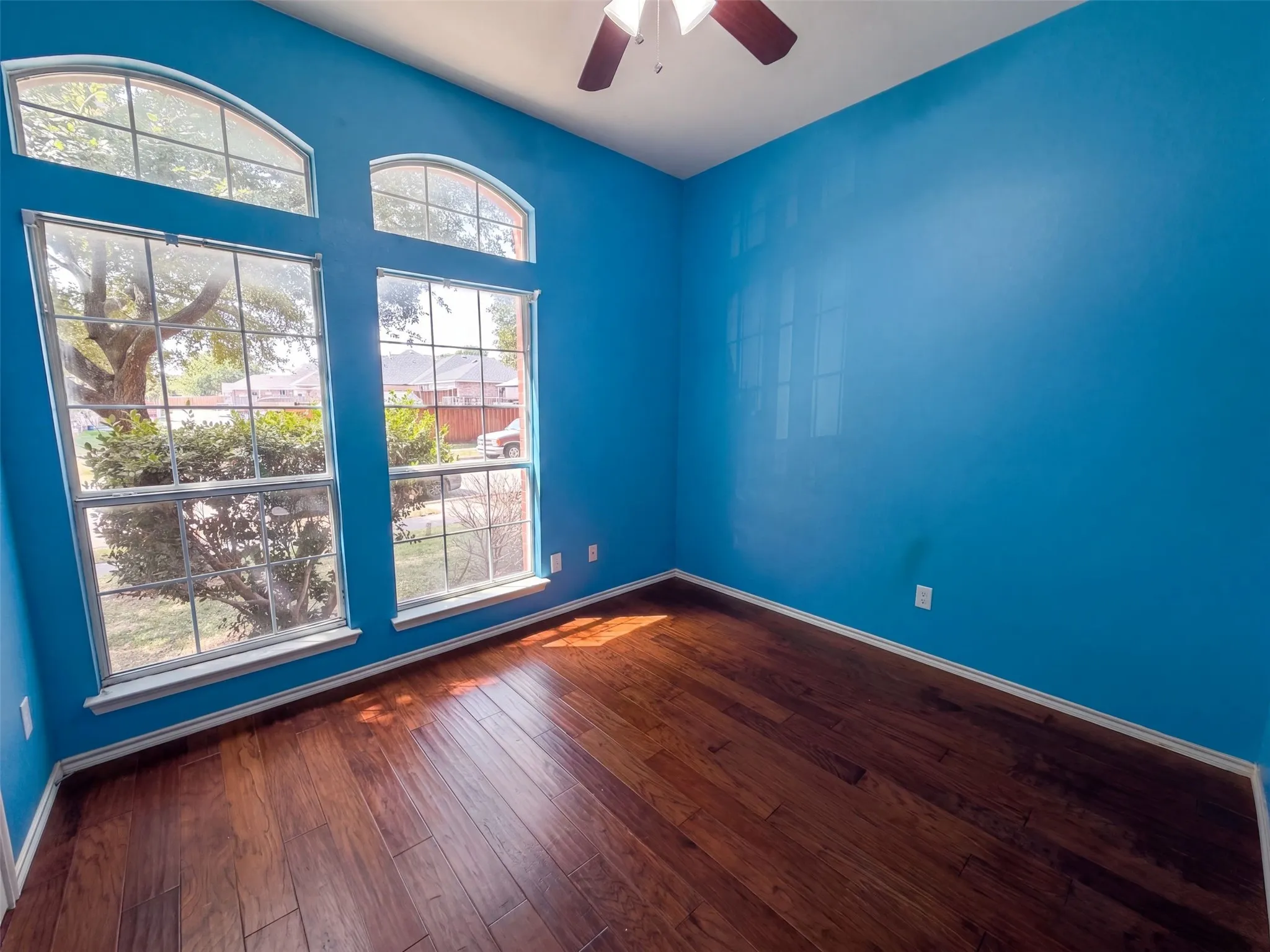 Single Family Residence For Sale in Dallas County , 1213 Whitecreek Drive, Glenn Heights, Texas 75154, 4 Bedroom, 2 Bathroom, 2 Garage spaces, 2,122 Sqft, built in 2004, mls#21369045, Real Estate Agent in Glenn Heights, Homes For Sale in Dallas county, Homes For Sale in Glenn Heights, Realtor in Glenn Heights Texas, Real Estate Brokerage Independent Realty Texas, Luminita Cordes Realtor