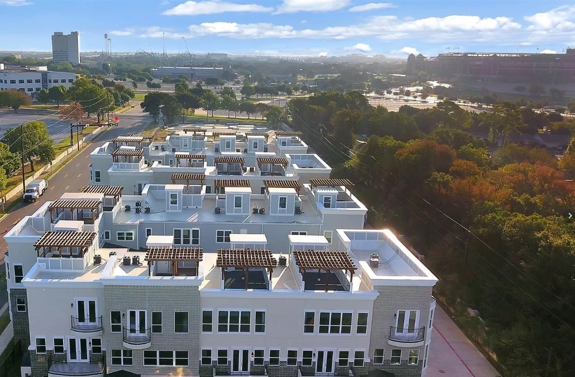 Condominium For Rent in Tarrant County , 1209 Beaconsfield Lane 502, Arlington, Texas 76011, 3 Bedroom, 4 Bathroom, 2 Garage spaces, 1,839 Sqft, built in 2018, mls#21368010, Real Estate Agent in Arlington, Homes For Rent in Tarrant county, Homes For Rent in Arlington, Realtor in Arlington Texas, Real Estate Brokerage Independent Realty Texas, Luminita Cordes Realtor