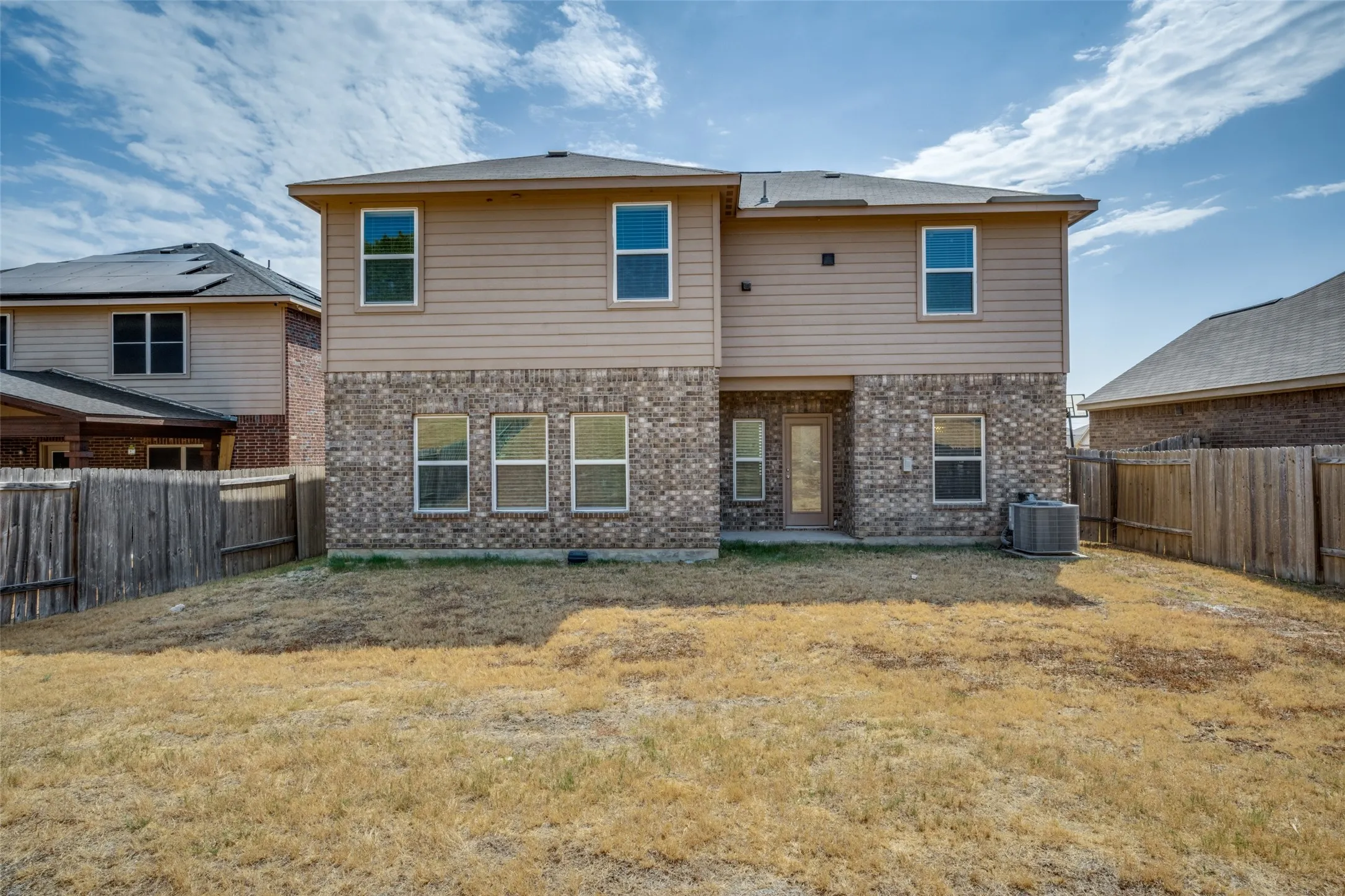 Single Family Residence For Sale in Denton County , 4605 Shy Creek Lane, Denton, Texas 76207, 4 Bedroom, 3 Bathroom, 2 Garage spaces, 2,313 Sqft, built in 2018, mls#21369051, Real Estate Agent in Denton, Homes For Sale in Denton county, Homes For Sale in Denton, Realtor in Denton Texas, Real Estate Brokerage Independent Realty Texas, Luminita Cordes Realtor