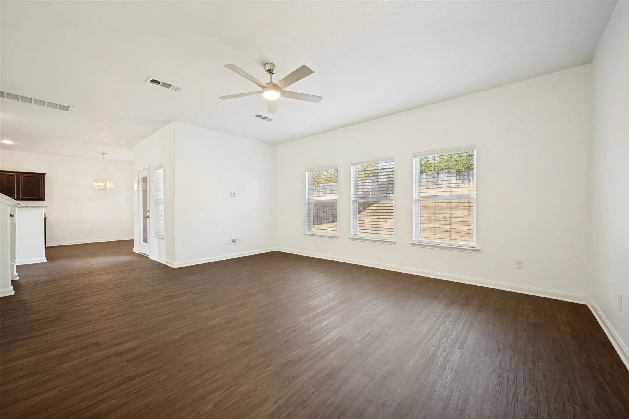 Single Family Residence For Sale in Denton County , 4605 Shy Creek Lane, Denton, Texas 76207, 4 Bedroom, 3 Bathroom, 2 Garage spaces, 2,313 Sqft, built in 2018, mls#21369051, Real Estate Agent in Denton, Homes For Sale in Denton county, Homes For Sale in Denton, Realtor in Denton Texas, Real Estate Brokerage Independent Realty Texas, Luminita Cordes Realtor