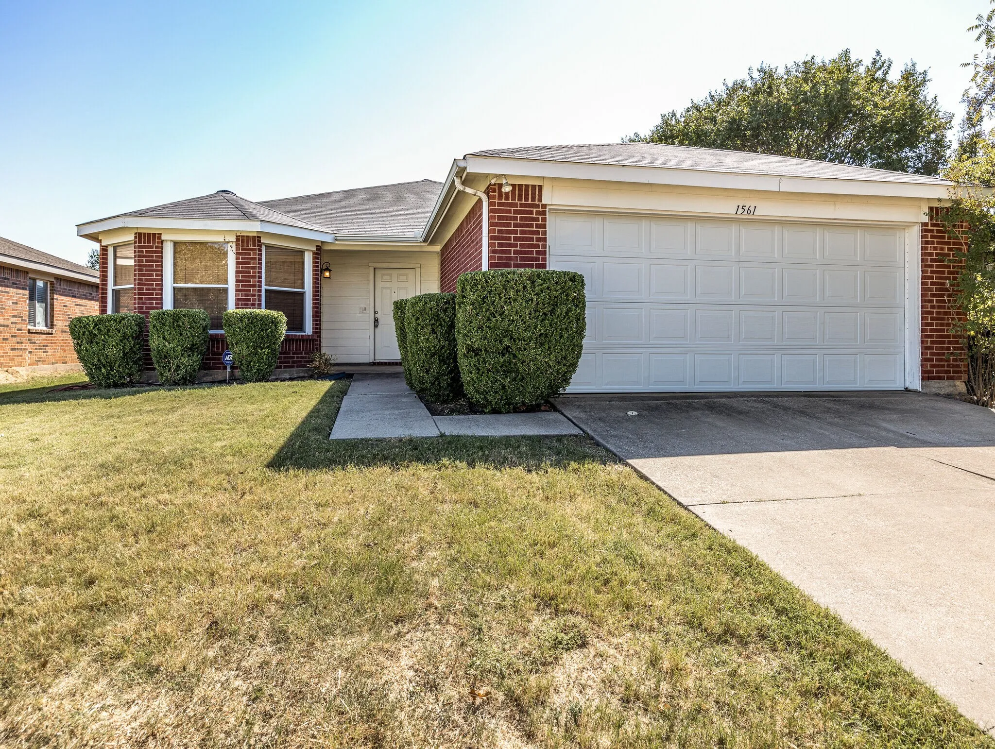 Single Family Residence For Rent in Denton County , 1561 Knottingham Drive, Little Elm, Texas 75068, 3 Bedroom, 2 Bathroom, 2 Garage spaces, 1,618 Sqft, built in 2001, mls#21369041, Real Estate Agent in Little Elm, Homes For Rent in Denton county, Homes For Rent in Little Elm, Realtor in Little Elm Texas, Real Estate Brokerage Independent Realty Texas, Luminita Cordes Realtor
