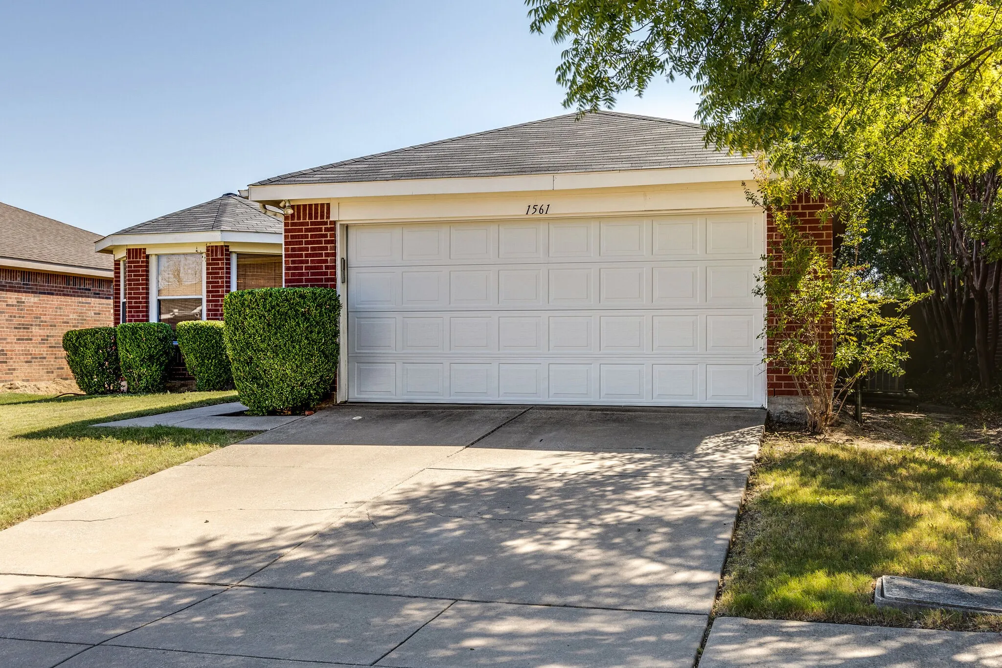 Single Family Residence For Rent in Denton County , 1561 Knottingham Drive, Little Elm, Texas 75068, 3 Bedroom, 2 Bathroom, 2 Garage spaces, 1,618 Sqft, built in 2001, mls#21369041, Real Estate Agent in Little Elm, Homes For Rent in Denton county, Homes For Rent in Little Elm, Realtor in Little Elm Texas, Real Estate Brokerage Independent Realty Texas, Luminita Cordes Realtor
