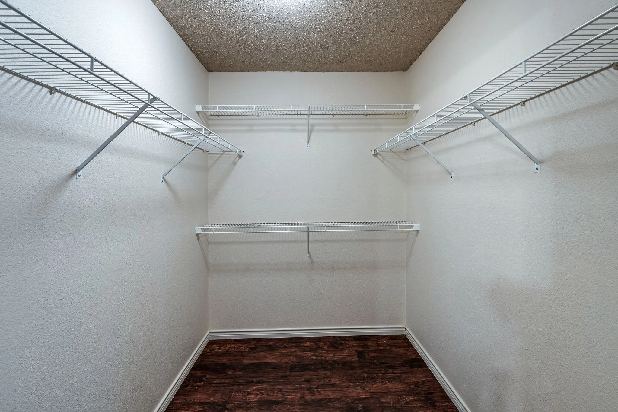Single Family Residence For Rent in Denton County , 1561 Knottingham Drive, Little Elm, Texas 75068, 3 Bedroom, 2 Bathroom, 2 Garage spaces, 1,618 Sqft, built in 2001, mls#21369041, Real Estate Agent in Little Elm, Homes For Rent in Denton county, Homes For Rent in Little Elm, Realtor in Little Elm Texas, Real Estate Brokerage Independent Realty Texas, Luminita Cordes Realtor