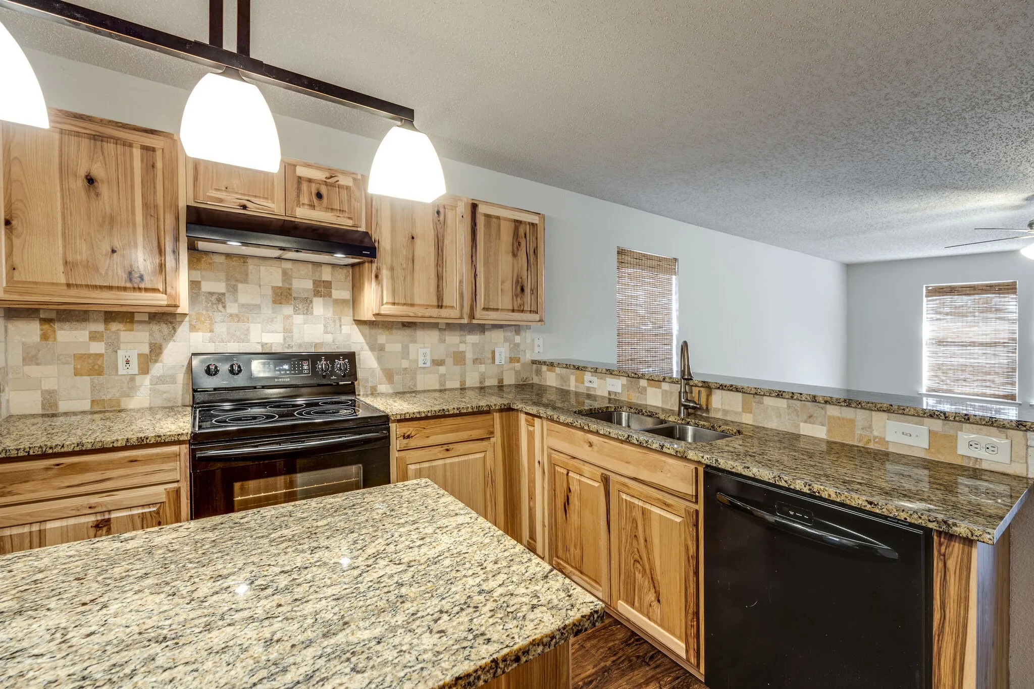 Single Family Residence For Rent in Denton County , 1561 Knottingham Drive, Little Elm, Texas 75068, 3 Bedroom, 2 Bathroom, 2 Garage spaces, 1,618 Sqft, built in 2001, mls#21369041, Real Estate Agent in Little Elm, Homes For Rent in Denton county, Homes For Rent in Little Elm, Realtor in Little Elm Texas, Real Estate Brokerage Independent Realty Texas, Luminita Cordes Realtor