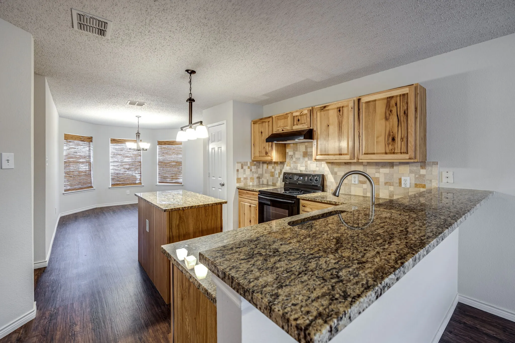 Single Family Residence For Rent in Denton County , 1561 Knottingham Drive, Little Elm, Texas 75068, 3 Bedroom, 2 Bathroom, 2 Garage spaces, 1,618 Sqft, built in 2001, mls#21369041, Real Estate Agent in Little Elm, Homes For Rent in Denton county, Homes For Rent in Little Elm, Realtor in Little Elm Texas, Real Estate Brokerage Independent Realty Texas, Luminita Cordes Realtor