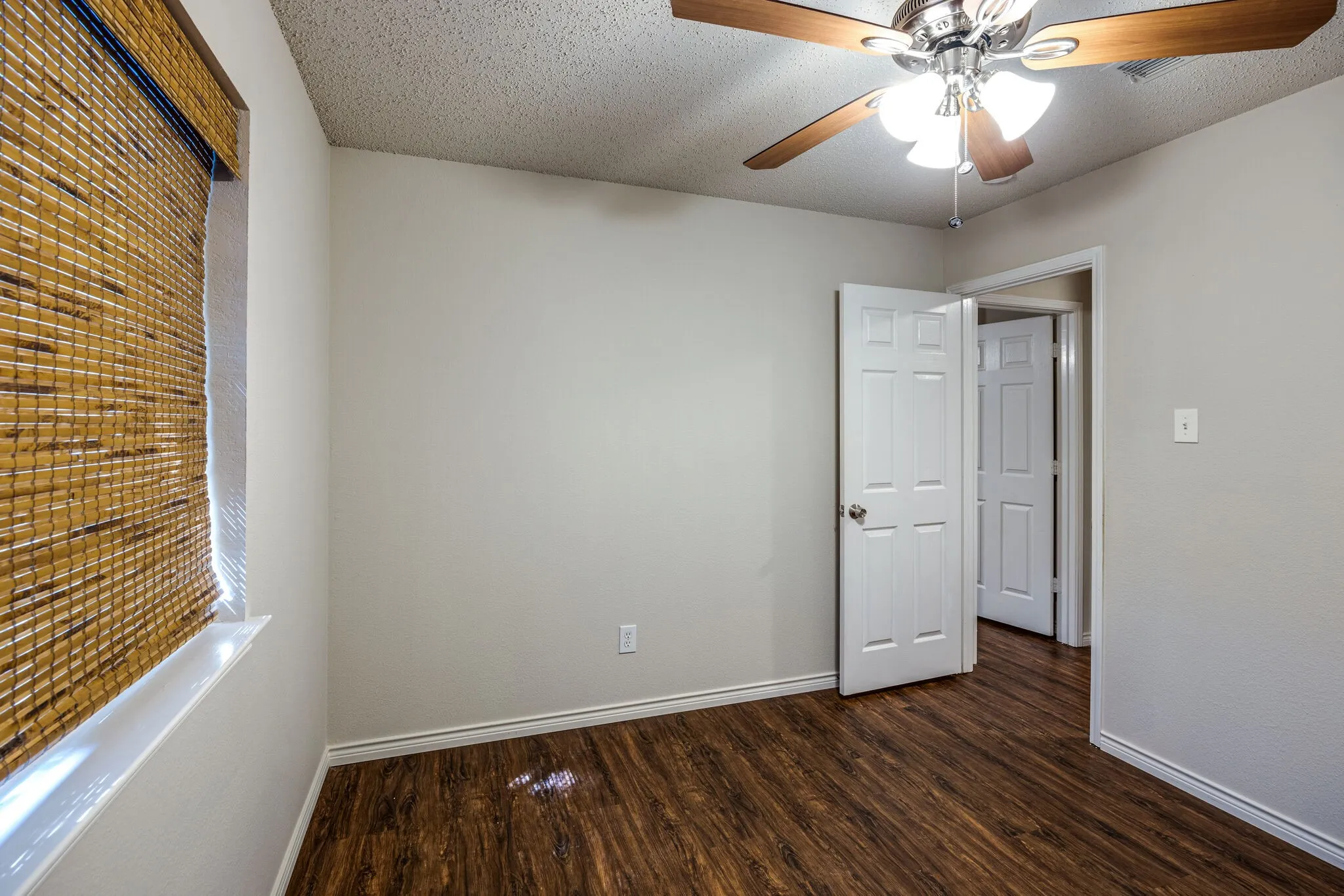 Single Family Residence For Rent in Denton County , 1561 Knottingham Drive, Little Elm, Texas 75068, 3 Bedroom, 2 Bathroom, 2 Garage spaces, 1,618 Sqft, built in 2001, mls#21369041, Real Estate Agent in Little Elm, Homes For Rent in Denton county, Homes For Rent in Little Elm, Realtor in Little Elm Texas, Real Estate Brokerage Independent Realty Texas, Luminita Cordes Realtor