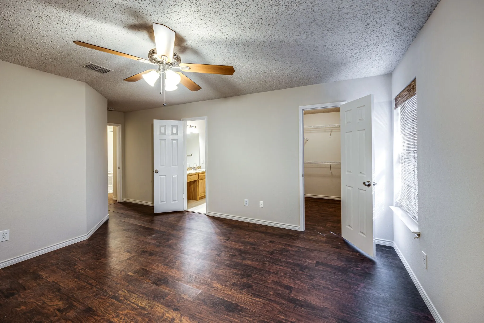 Single Family Residence For Rent in Denton County , 1561 Knottingham Drive, Little Elm, Texas 75068, 3 Bedroom, 2 Bathroom, 2 Garage spaces, 1,618 Sqft, built in 2001, mls#21369041, Real Estate Agent in Little Elm, Homes For Rent in Denton county, Homes For Rent in Little Elm, Realtor in Little Elm Texas, Real Estate Brokerage Independent Realty Texas, Luminita Cordes Realtor