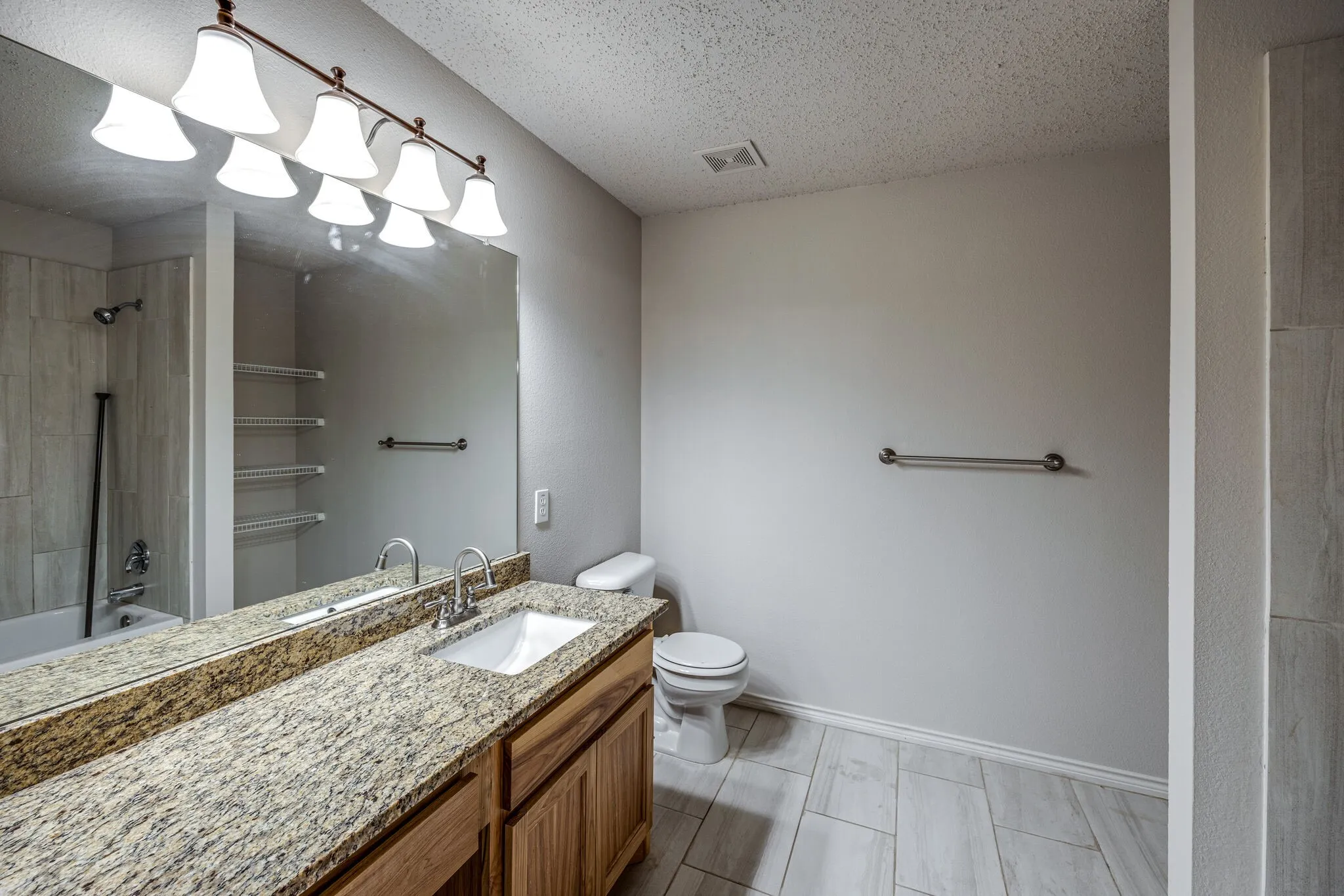 Single Family Residence For Rent in Denton County , 1561 Knottingham Drive, Little Elm, Texas 75068, 3 Bedroom, 2 Bathroom, 2 Garage spaces, 1,618 Sqft, built in 2001, mls#21369041, Real Estate Agent in Little Elm, Homes For Rent in Denton county, Homes For Rent in Little Elm, Realtor in Little Elm Texas, Real Estate Brokerage Independent Realty Texas, Luminita Cordes Realtor