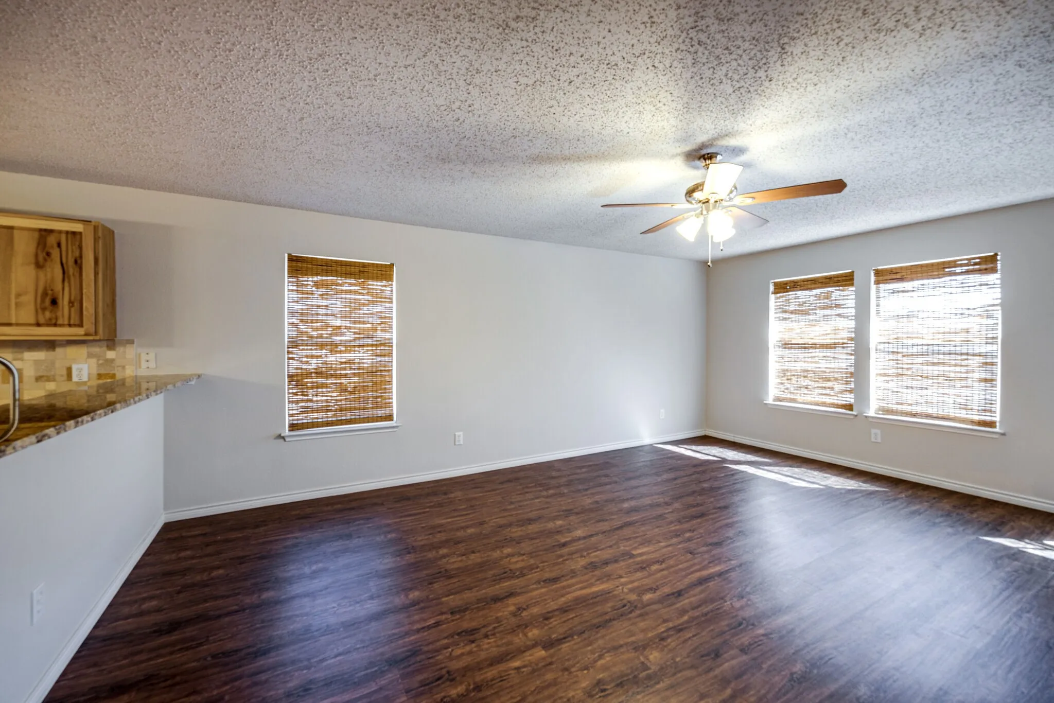 Single Family Residence For Rent in Denton County , 1561 Knottingham Drive, Little Elm, Texas 75068, 3 Bedroom, 2 Bathroom, 2 Garage spaces, 1,618 Sqft, built in 2001, mls#21369041, Real Estate Agent in Little Elm, Homes For Rent in Denton county, Homes For Rent in Little Elm, Realtor in Little Elm Texas, Real Estate Brokerage Independent Realty Texas, Luminita Cordes Realtor