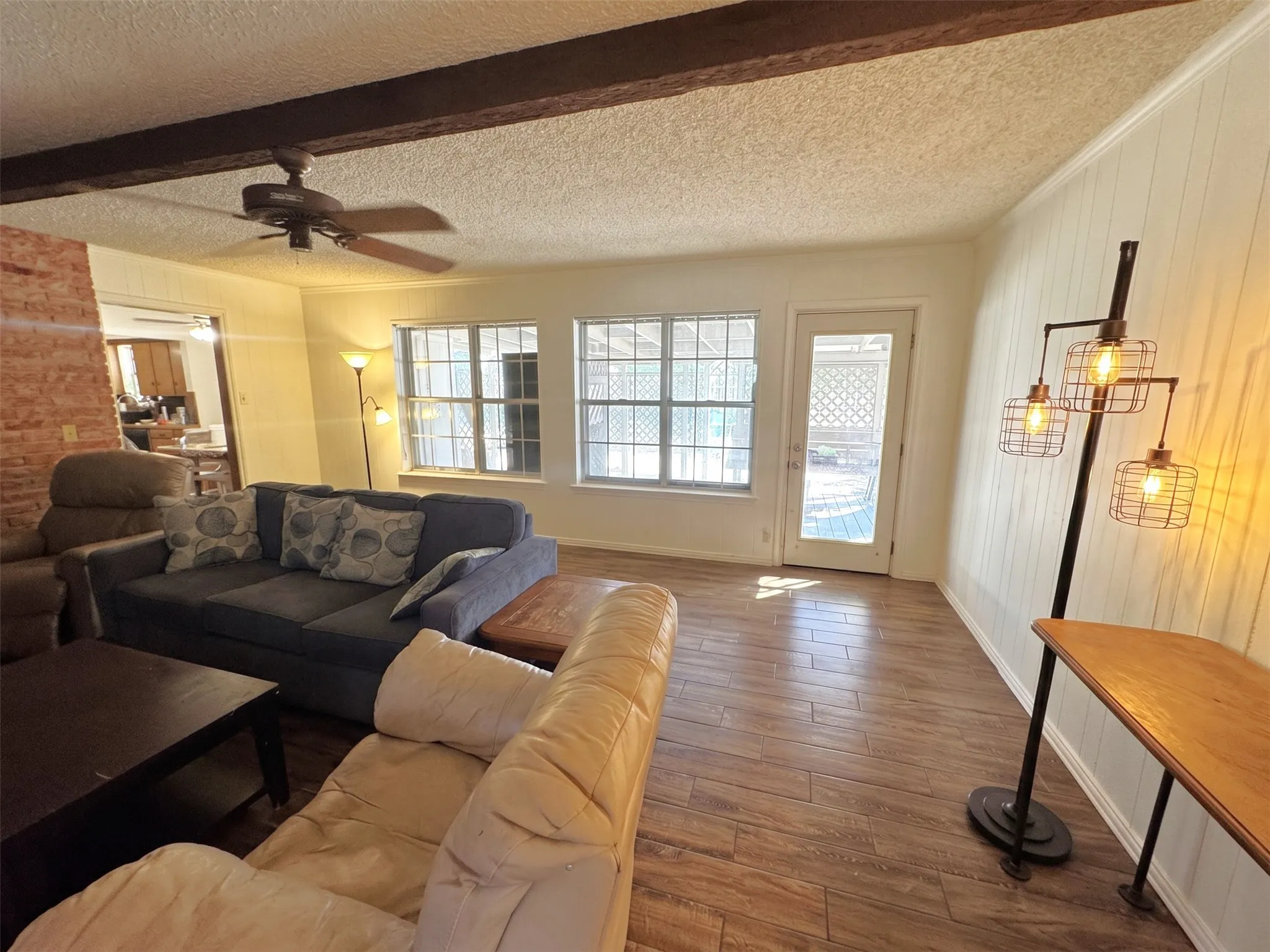 Living room to the backdoor
