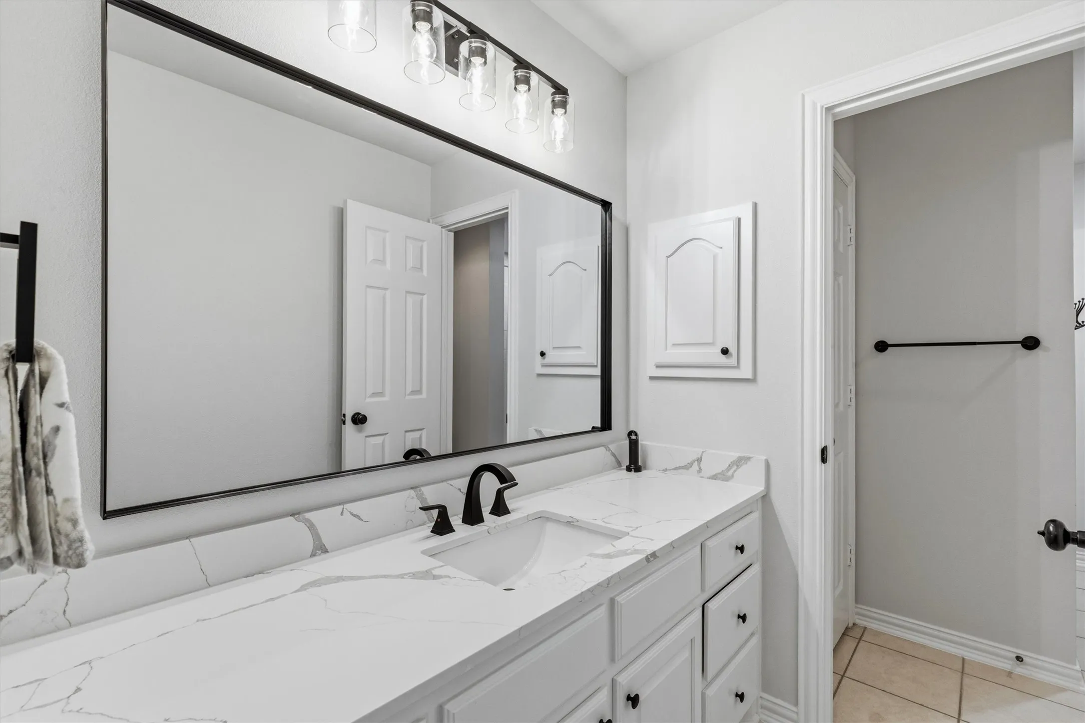 Single Family Residence For Sale in Collin County , 900 Bandera Court, Allen, Texas 75013, 5 Bedroom, 5 Bathroom, 3 Garage spaces, 4,034 Sqft, built in 1998, mls#21367302, Real Estate Agent in Allen, Homes For Sale in Collin county, Homes For Sale in Allen, Realtor in Allen Texas, Real Estate Brokerage Independent Realty Texas, Luminita Cordes Realtor
