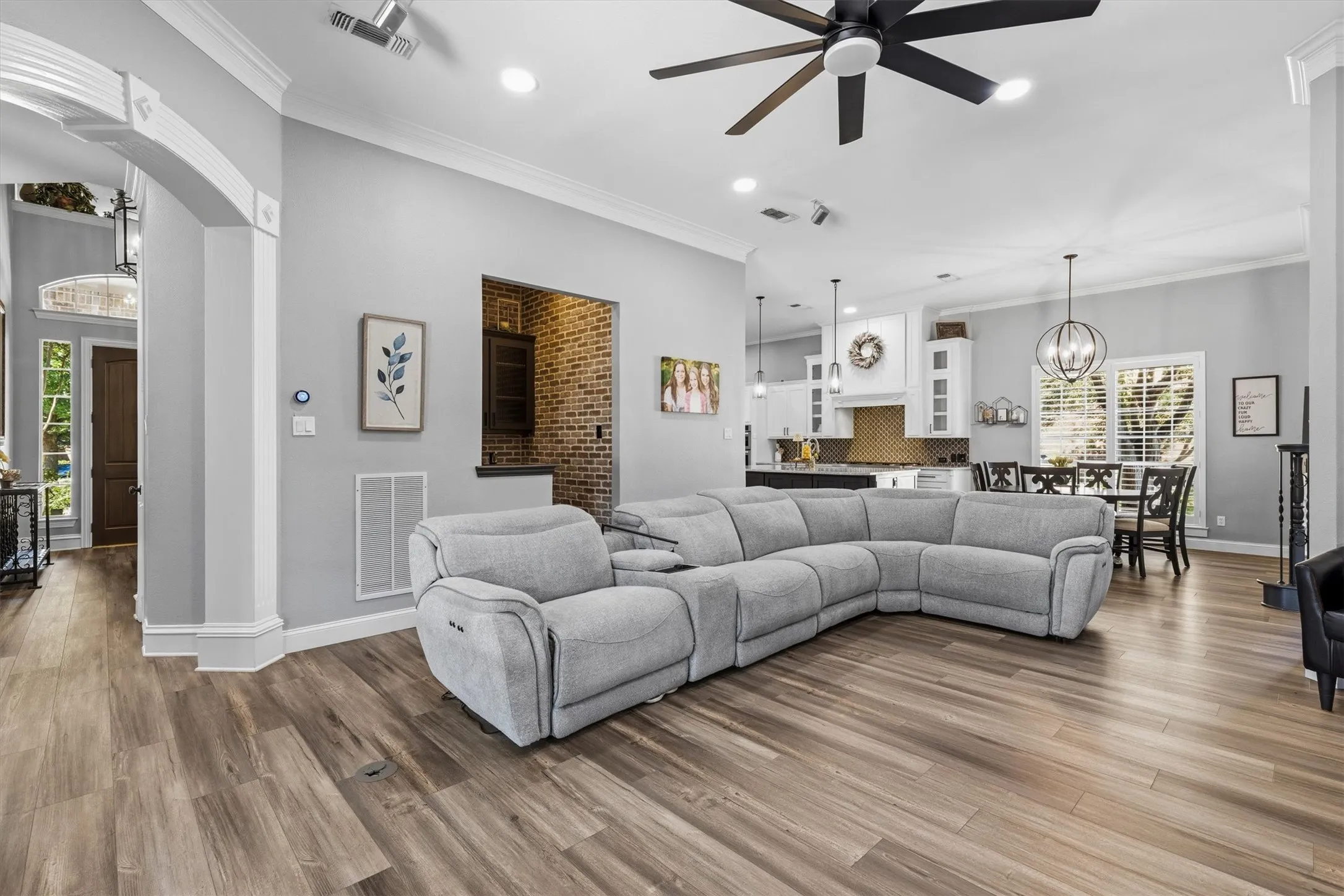 Single Family Residence For Sale in Collin County , 900 Bandera Court, Allen, Texas 75013, 5 Bedroom, 5 Bathroom, 3 Garage spaces, 4,034 Sqft, built in 1998, mls#21367302, Real Estate Agent in Allen, Homes For Sale in Collin county, Homes For Sale in Allen, Realtor in Allen Texas, Real Estate Brokerage Independent Realty Texas, Luminita Cordes Realtor