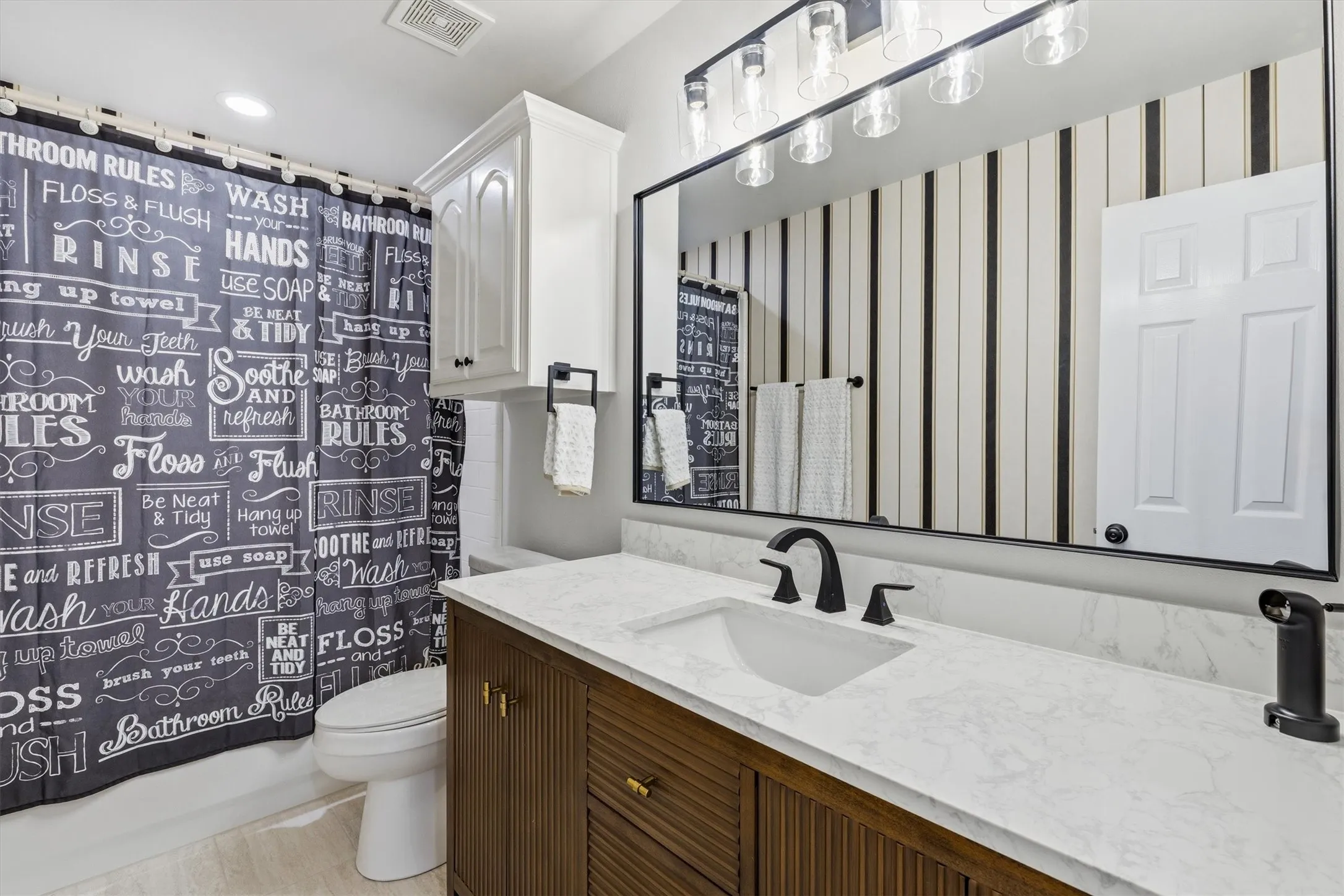 Single Family Residence For Sale in Collin County , 900 Bandera Court, Allen, Texas 75013, 5 Bedroom, 5 Bathroom, 3 Garage spaces, 4,034 Sqft, built in 1998, mls#21367302, Real Estate Agent in Allen, Homes For Sale in Collin county, Homes For Sale in Allen, Realtor in Allen Texas, Real Estate Brokerage Independent Realty Texas, Luminita Cordes Realtor