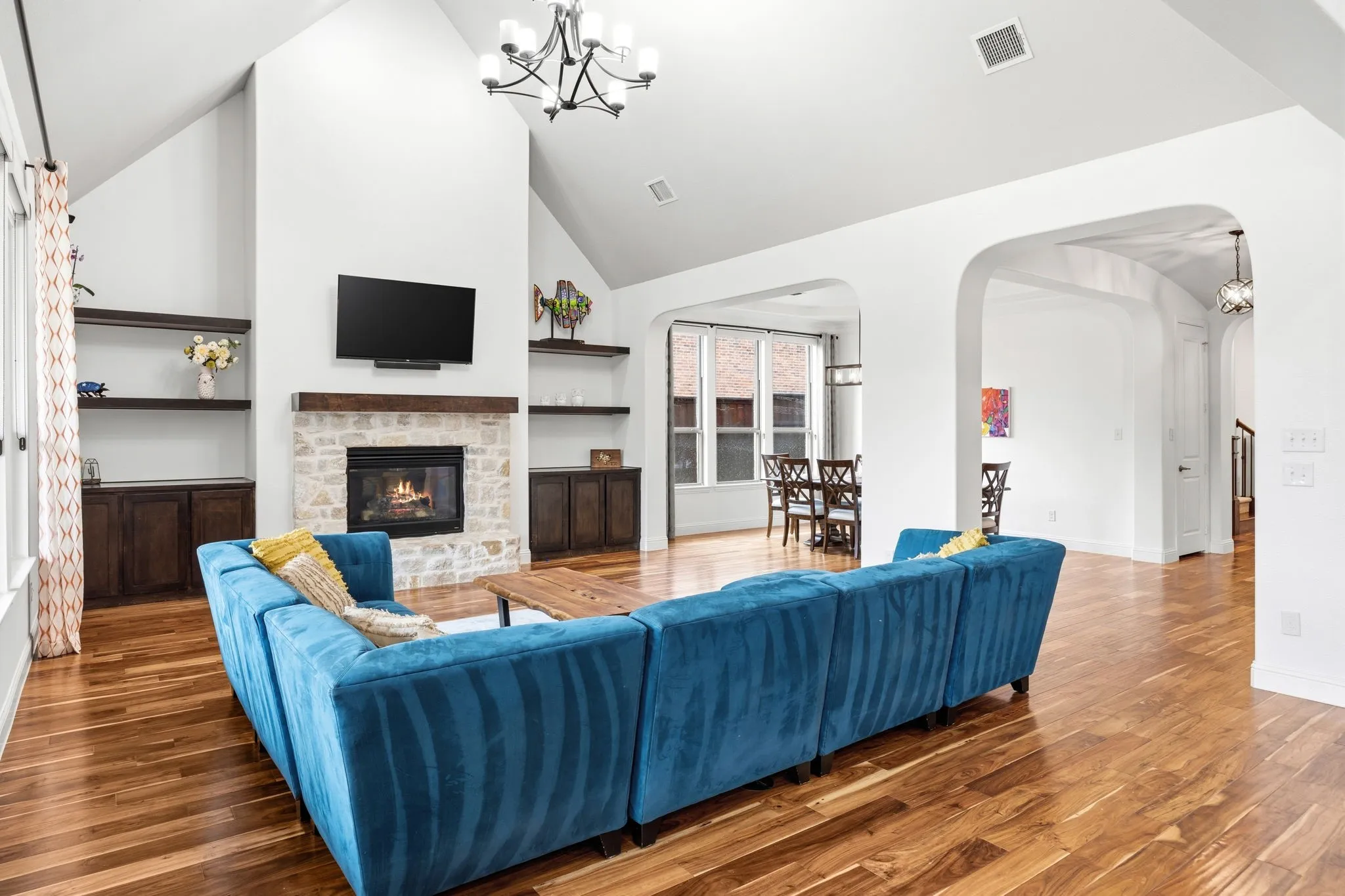 Single Family Residence For Sale in Collin County , 1642 Jeffrey Drive, Wylie, Texas 75098, 5 Bedroom, 6 Bathroom, 3 Garage spaces, 4,759 Sqft, built in 2016, mls#21368212, Real Estate Agent in Wylie, Homes For Sale in Collin county, Homes For Sale in Wylie, Realtor in Wylie Texas, Real Estate Brokerage Independent Realty Texas, Luminita Cordes Realtor