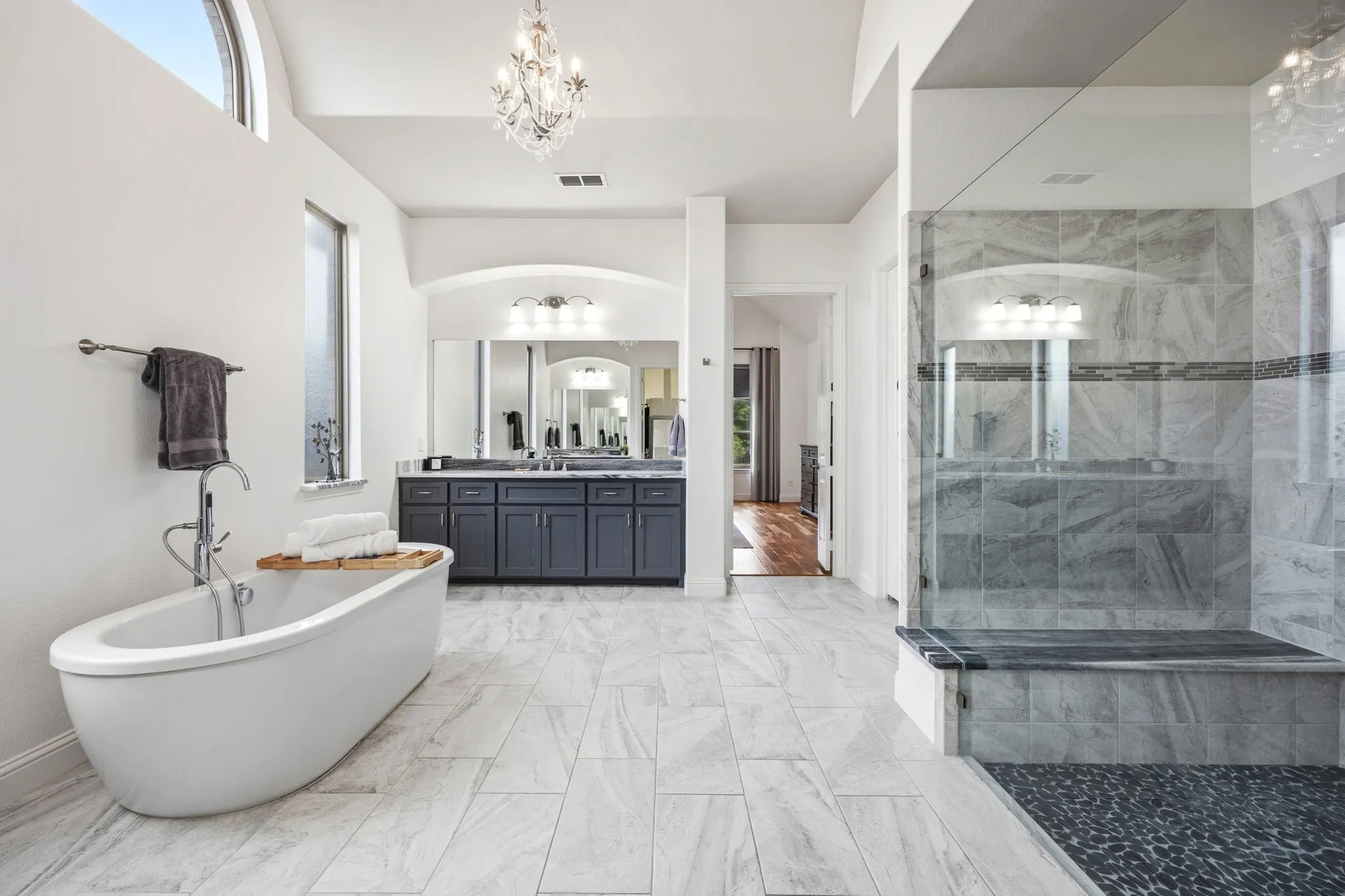 Primary Ensuite Bath