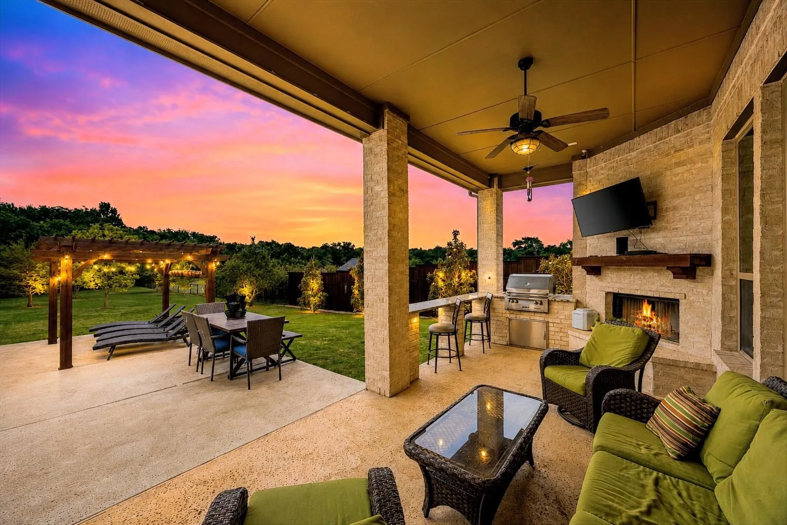 Single Family Residence For Sale in Collin County , 1642 Jeffrey Drive, Wylie, Texas 75098, 5 Bedroom, 6 Bathroom, 3 Garage spaces, 4,759 Sqft, built in 2016, mls#21368212, Real Estate Agent in Wylie, Homes For Sale in Collin county, Homes For Sale in Wylie, Realtor in Wylie Texas, Real Estate Brokerage Independent Realty Texas, Luminita Cordes Realtor