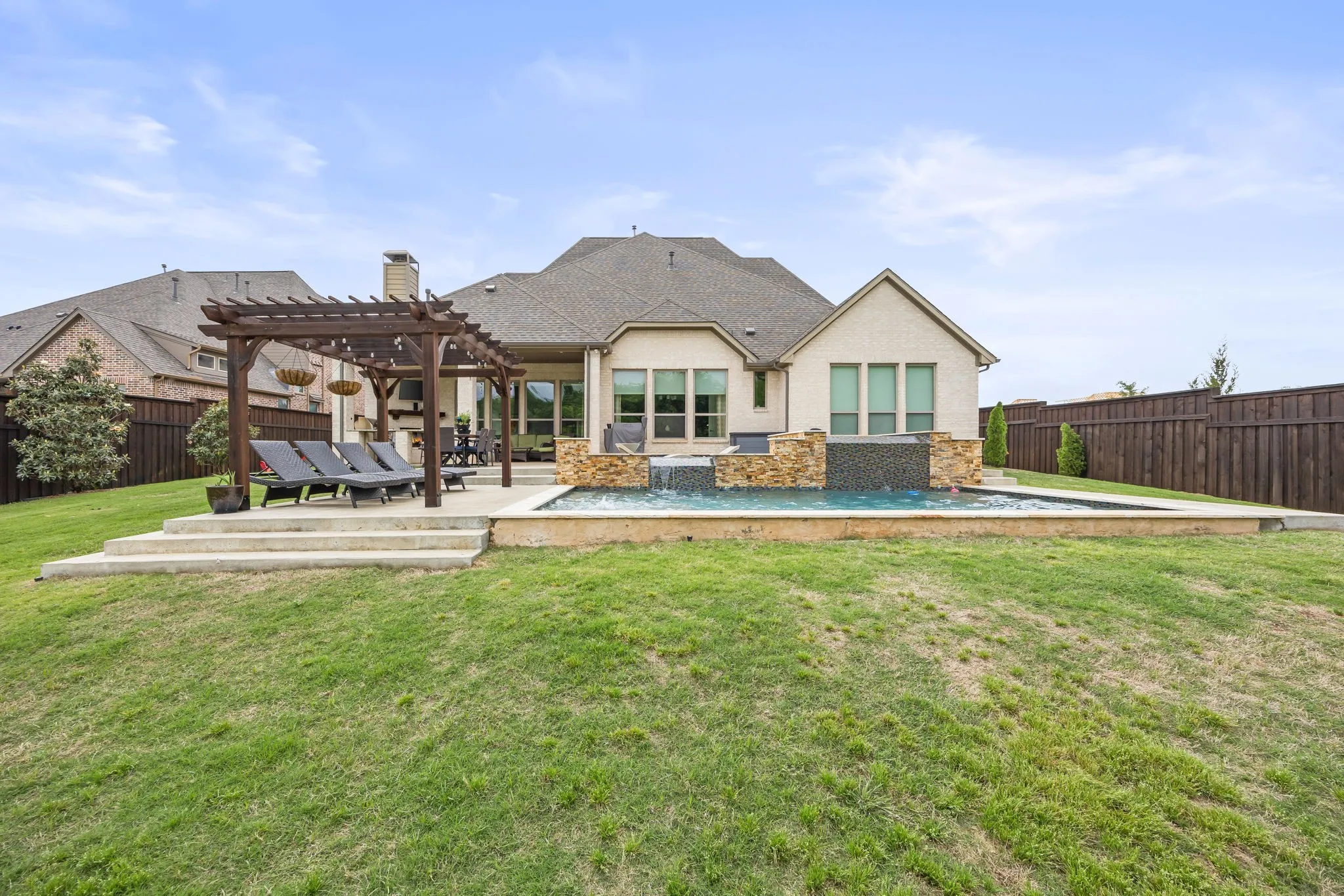 Single Family Residence For Sale in Collin County , 1642 Jeffrey Drive, Wylie, Texas 75098, 5 Bedroom, 6 Bathroom, 3 Garage spaces, 4,759 Sqft, built in 2016, mls#21368212, Real Estate Agent in Wylie, Homes For Sale in Collin county, Homes For Sale in Wylie, Realtor in Wylie Texas, Real Estate Brokerage Independent Realty Texas, Luminita Cordes Realtor