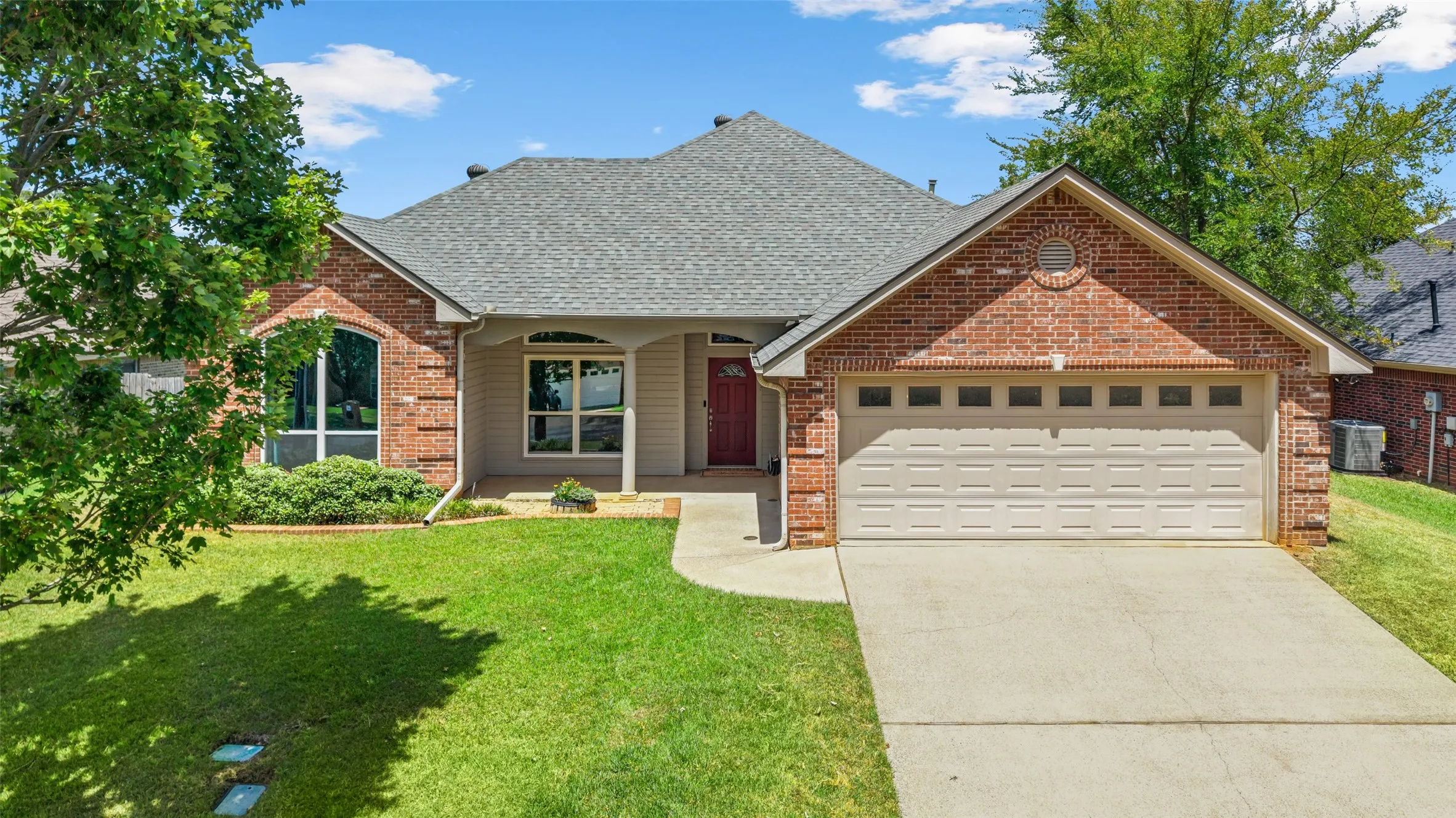Single Family Residence For Sale in Smith County , 11848 County Road 167, Tyler, Texas 75703, 3 Bedroom, 2 Bathroom, 2 Garage spaces, 1,825 Sqft, built in 2006, mls#21369049, Real Estate Agent in Tyler, Homes For Sale in Smith county, Homes For Sale in Tyler, Realtor in Tyler Texas, Real Estate Brokerage Independent Realty Texas, Luminita Cordes Realtor