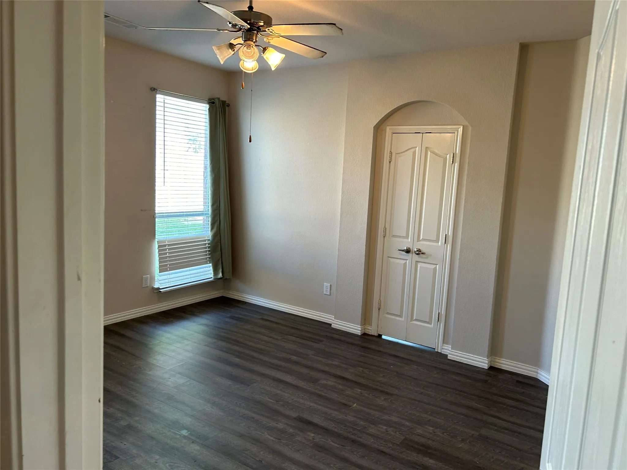 Single Family Residence For Rent in Tarrant County , 12608 Clarksburg Trail, Fort Worth, Texas 76244, 3 Bedroom, 2 Bathroom, 2 Garage spaces, 1,672 Sqft, built in 2004, mls#21363676, Real Estate Agent in Fort Worth, Homes For Rent in Tarrant county, Homes For Rent in Fort Worth, Realtor in Fort Worth Texas, Real Estate Brokerage Independent Realty Texas, Luminita Cordes Realtor