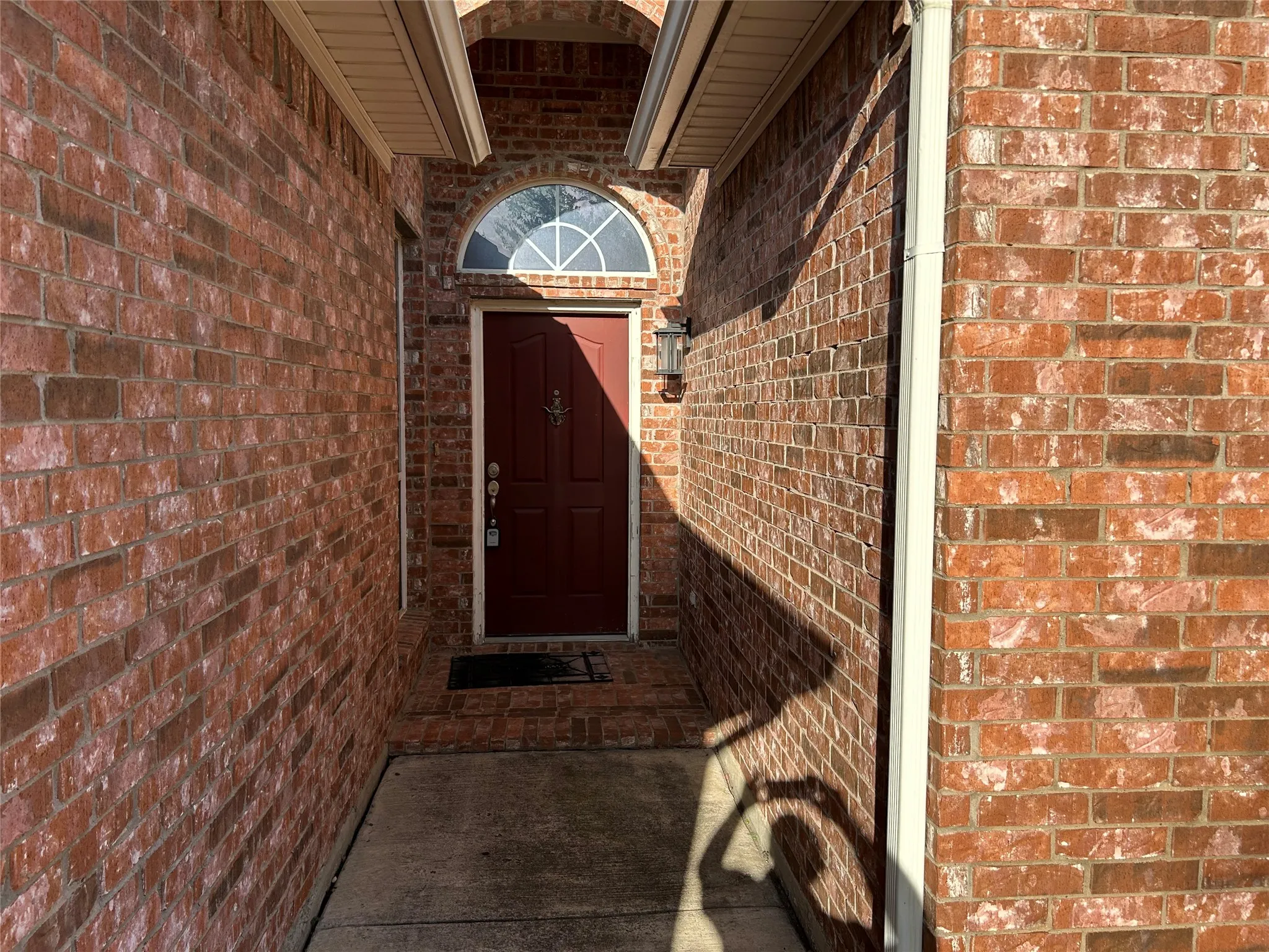Single Family Residence For Rent in Tarrant County , 12608 Clarksburg Trail, Fort Worth, Texas 76244, 3 Bedroom, 2 Bathroom, 2 Garage spaces, 1,672 Sqft, built in 2004, mls#21363676, Real Estate Agent in Fort Worth, Homes For Rent in Tarrant county, Homes For Rent in Fort Worth, Realtor in Fort Worth Texas, Real Estate Brokerage Independent Realty Texas, Luminita Cordes Realtor