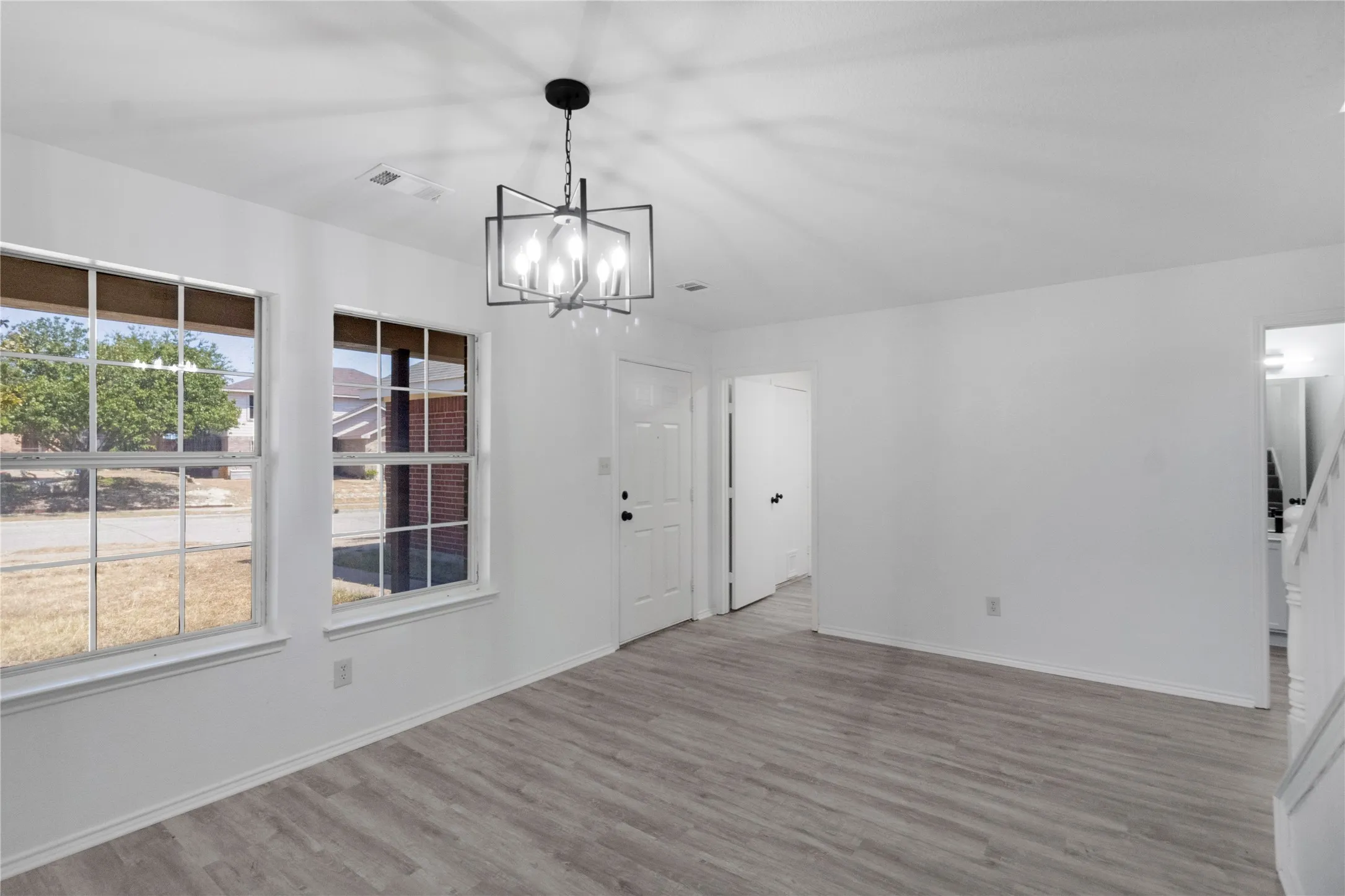 Single Family Residence For Sale in Tarrant County , 408 Centennial Place, Crowley, Texas 76036, 5 Bedroom, 3 Bathroom, 2 Garage spaces, 2,764 Sqft, built in 2002, mls#21368004, Real Estate Agent in Crowley, Homes For Sale in Tarrant county, Homes For Sale in Crowley, Realtor in Crowley Texas, Real Estate Brokerage Independent Realty Texas, Luminita Cordes Realtor