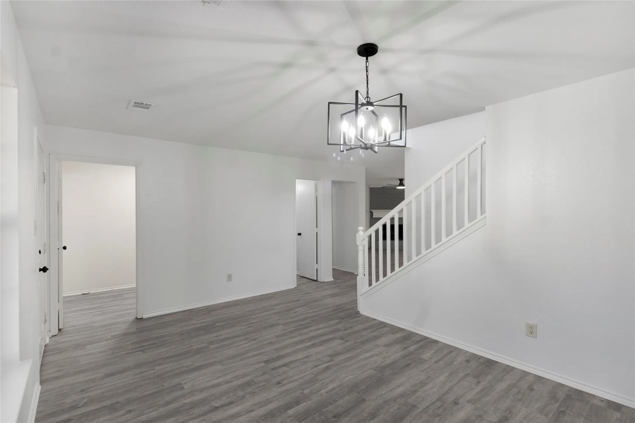 Single Family Residence For Sale in Tarrant County , 408 Centennial Place, Crowley, Texas 76036, 5 Bedroom, 3 Bathroom, 2 Garage spaces, 2,764 Sqft, built in 2002, mls#21368004, Real Estate Agent in Crowley, Homes For Sale in Tarrant county, Homes For Sale in Crowley, Realtor in Crowley Texas, Real Estate Brokerage Independent Realty Texas, Luminita Cordes Realtor