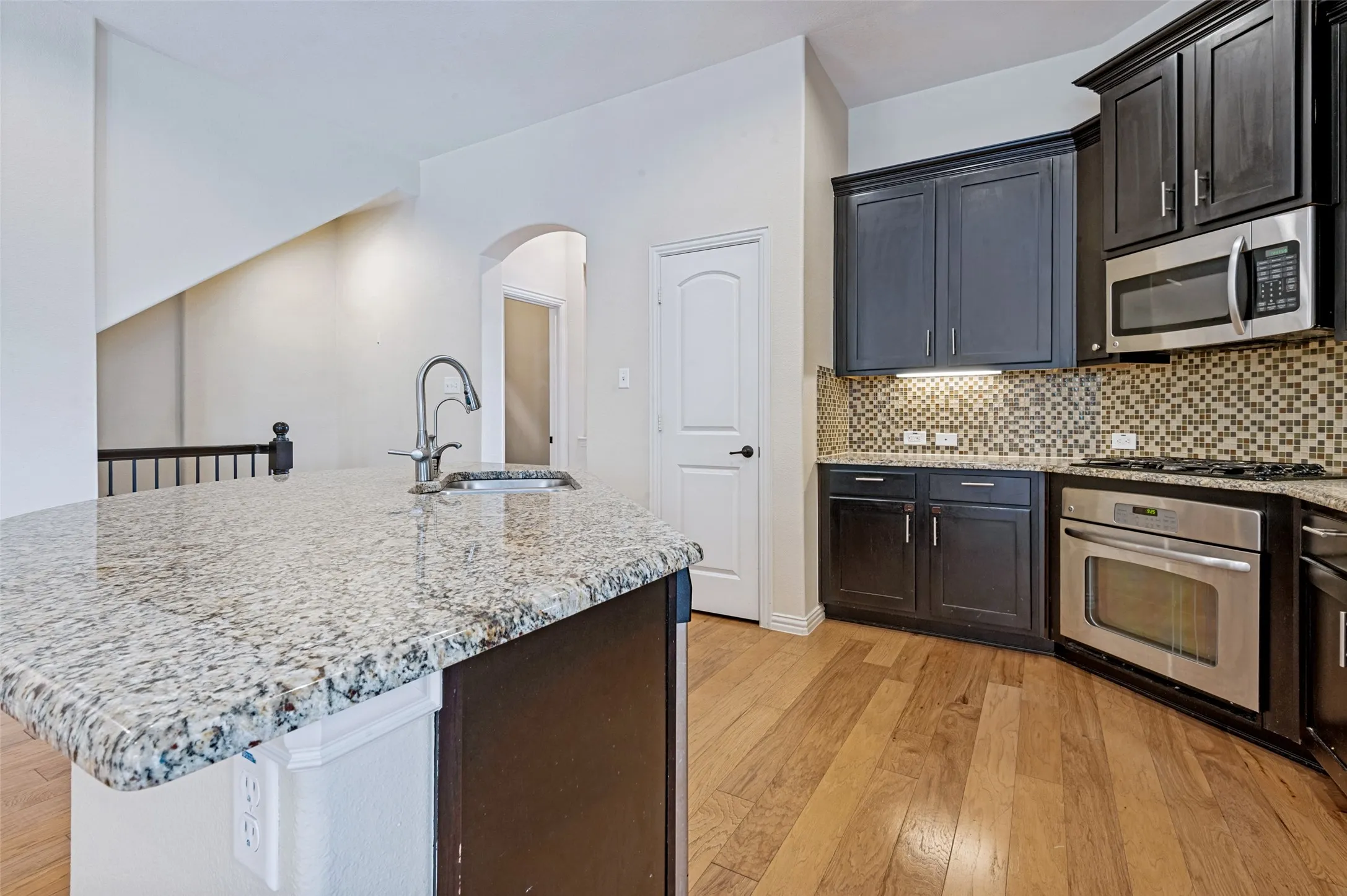 Townhouse For Sale in Dallas County , 6434 Love Drive, Irving, Texas 75039, 3 Bedroom, 4 Bathroom, 2 Garage spaces, 1,919 Sqft, built in 2010, mls#21366266, Real Estate Agent in Irving, Homes For Sale in Dallas county, Homes For Sale in Irving, Realtor in Irving Texas, Real Estate Brokerage Independent Realty Texas, Luminita Cordes Realtor