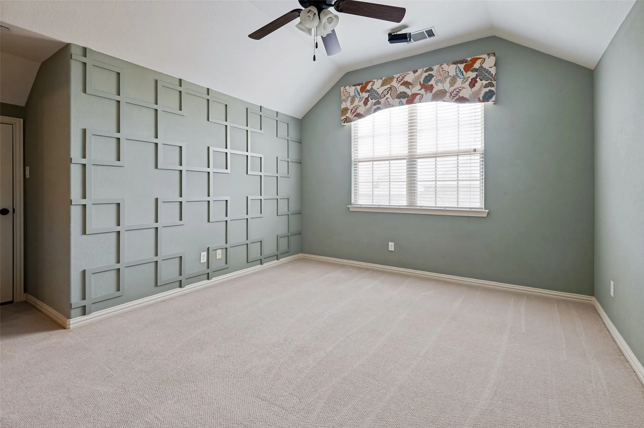 Townhouse For Sale in Dallas County , 6434 Love Drive, Irving, Texas 75039, 3 Bedroom, 4 Bathroom, 2 Garage spaces, 1,919 Sqft, built in 2010, mls#21366266, Real Estate Agent in Irving, Homes For Sale in Dallas county, Homes For Sale in Irving, Realtor in Irving Texas, Real Estate Brokerage Independent Realty Texas, Luminita Cordes Realtor