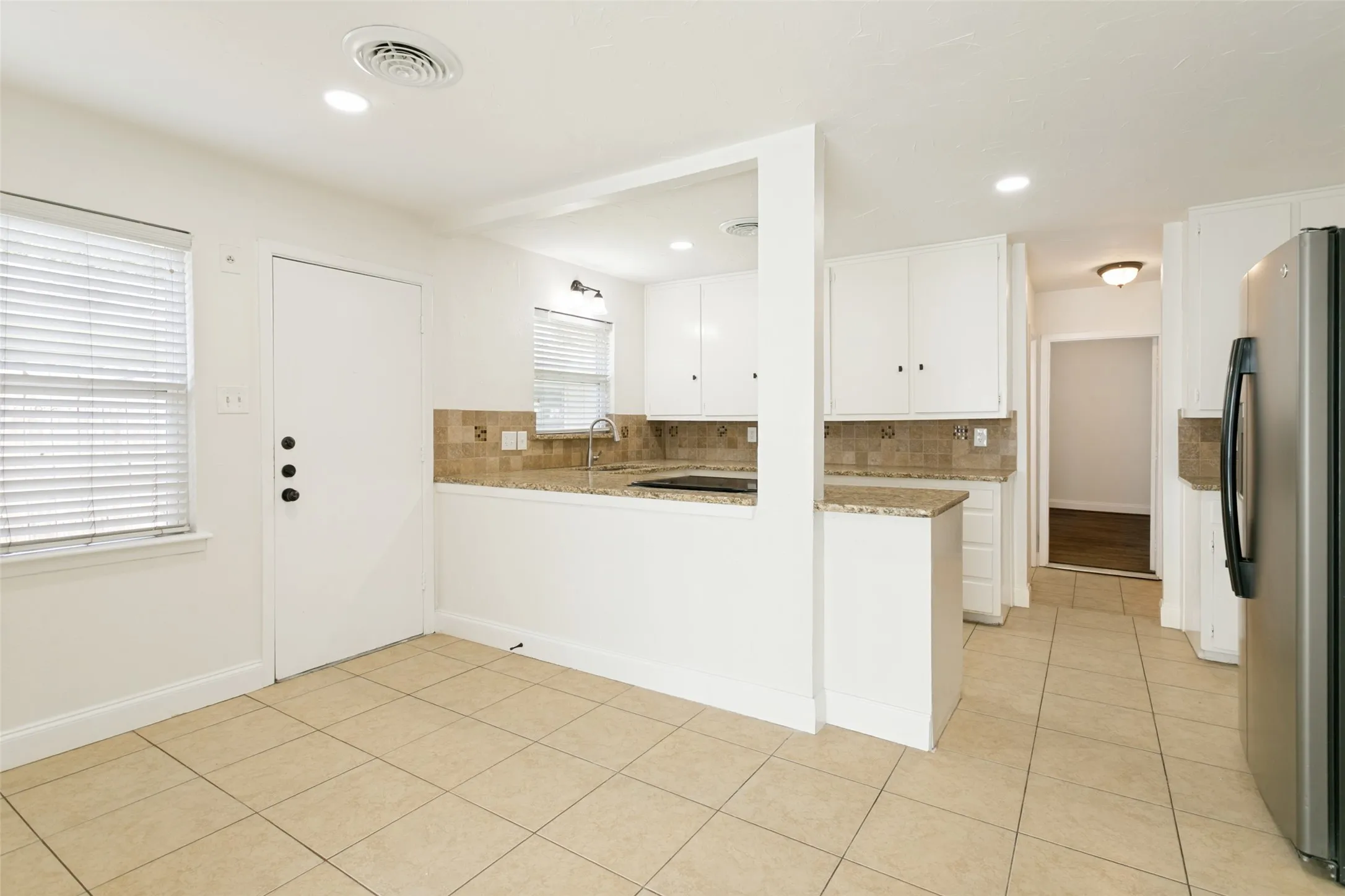 Single Family Residence For Rent in Tarrant County , 3612 Winston Road, Fort Worth, Texas 76109, 4 Bedroom, 3 Bathroom, Garage spaces, 2,000 Sqft, built in 1956, mls#21367508, Real Estate Agent in Fort Worth, Homes For Rent in Tarrant county, Homes For Rent in Fort Worth, Realtor in Fort Worth Texas, Real Estate Brokerage Independent Realty Texas, Luminita Cordes Realtor