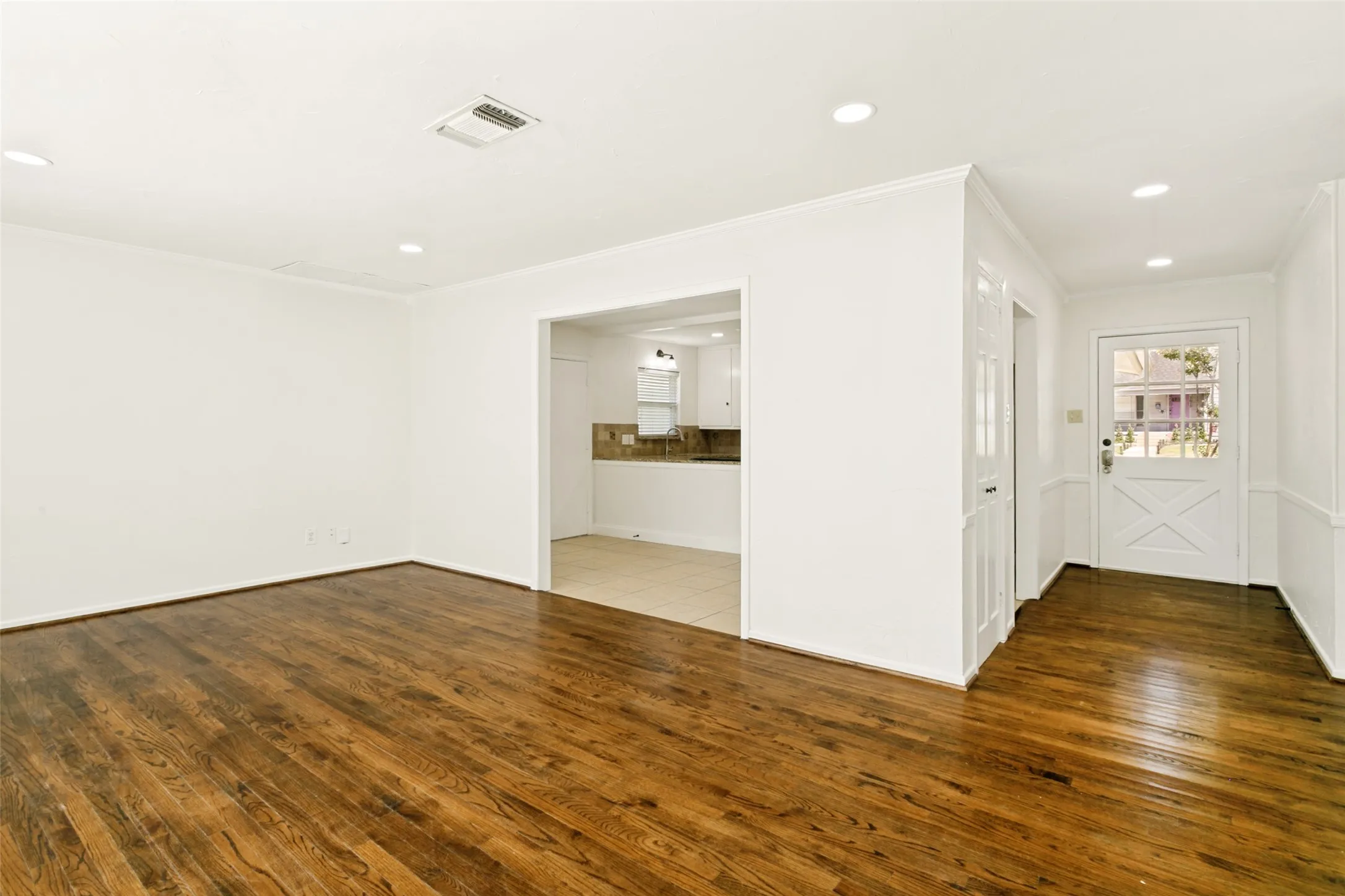 Single Family Residence For Rent in Tarrant County , 3612 Winston Road, Fort Worth, Texas 76109, 4 Bedroom, 3 Bathroom, Garage spaces, 2,000 Sqft, built in 1956, mls#21367508, Real Estate Agent in Fort Worth, Homes For Rent in Tarrant county, Homes For Rent in Fort Worth, Realtor in Fort Worth Texas, Real Estate Brokerage Independent Realty Texas, Luminita Cordes Realtor