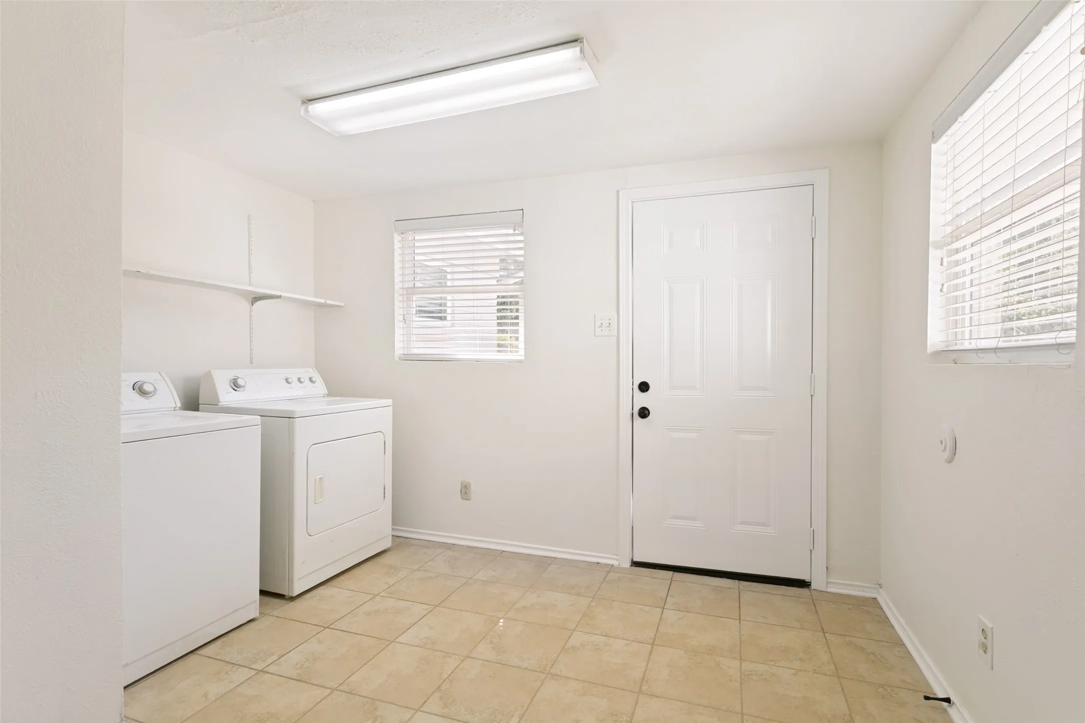 Single Family Residence For Rent in Tarrant County , 3612 Winston Road, Fort Worth, Texas 76109, 4 Bedroom, 3 Bathroom, Garage spaces, 2,000 Sqft, built in 1956, mls#21367508, Real Estate Agent in Fort Worth, Homes For Rent in Tarrant county, Homes For Rent in Fort Worth, Realtor in Fort Worth Texas, Real Estate Brokerage Independent Realty Texas, Luminita Cordes Realtor