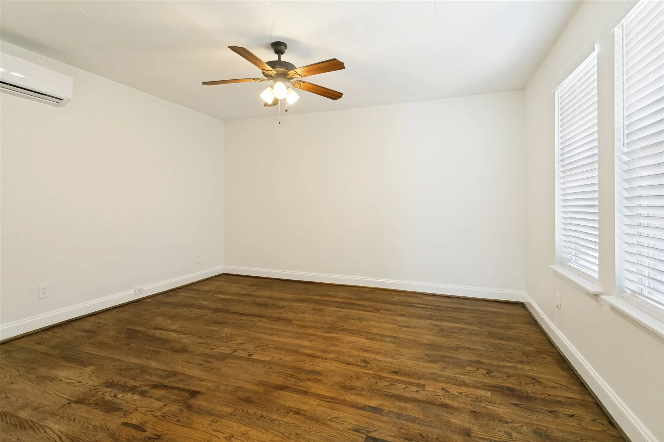 Single Family Residence For Rent in Tarrant County , 3612 Winston Road, Fort Worth, Texas 76109, 4 Bedroom, 3 Bathroom, Garage spaces, 2,000 Sqft, built in 1956, mls#21367508, Real Estate Agent in Fort Worth, Homes For Rent in Tarrant county, Homes For Rent in Fort Worth, Realtor in Fort Worth Texas, Real Estate Brokerage Independent Realty Texas, Luminita Cordes Realtor