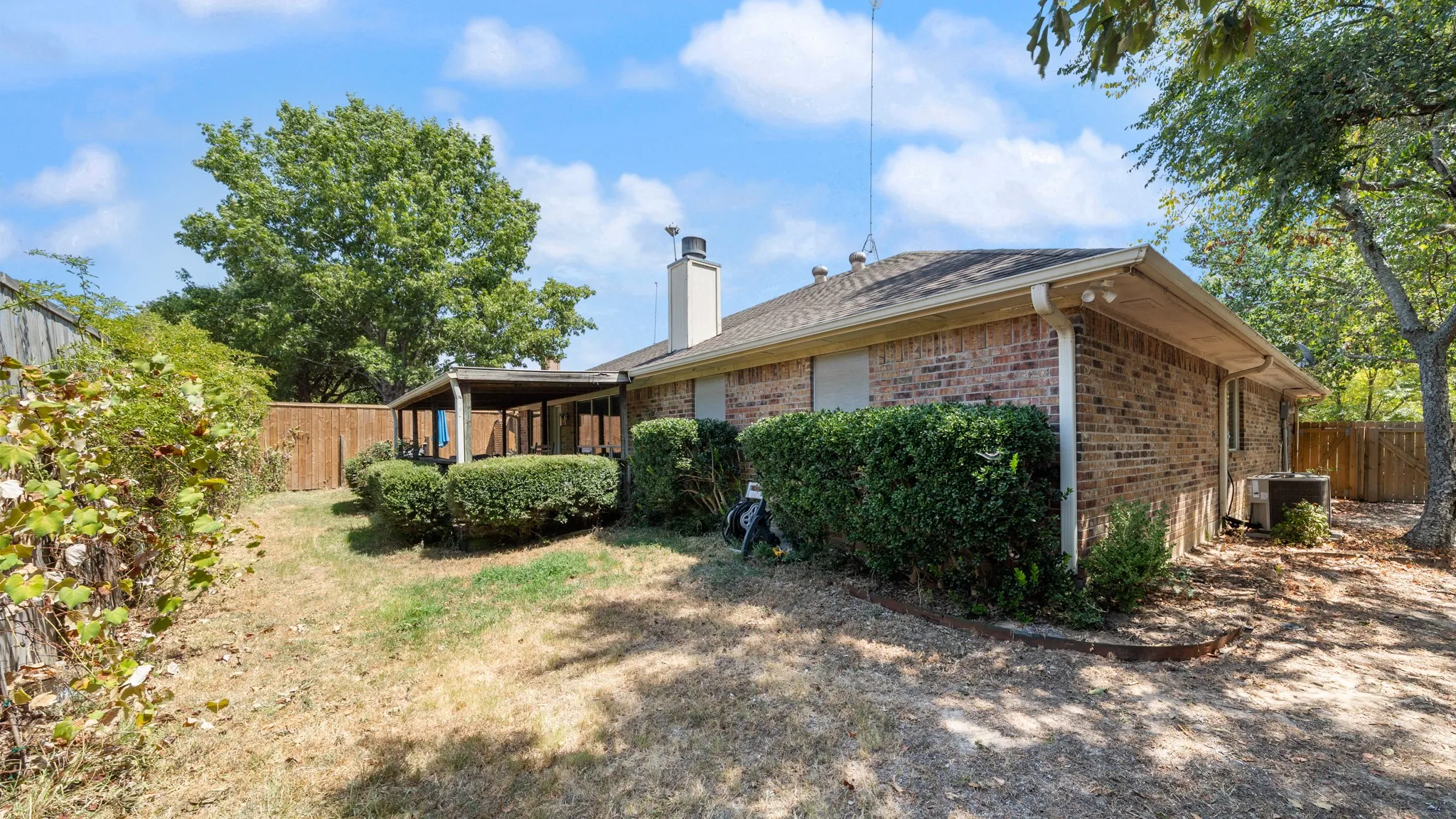 Single Family Residence For Sale in Van Zandt County , 362 River Oaks Lane, Canton, Texas 75103, 3 Bedroom, 2 Bathroom, 2 Garage spaces, 1,525 Sqft, built in 2002, mls#21369018, Real Estate Agent in Canton, Homes For Sale in Van Zandt county, Homes For Sale in Canton, Realtor in Canton Texas, Real Estate Brokerage Independent Realty Texas, Luminita Cordes Realtor