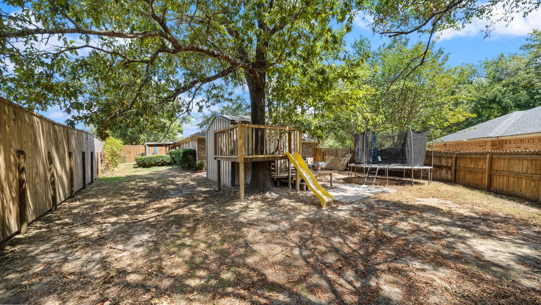 Single Family Residence For Sale in Van Zandt County , 362 River Oaks Lane, Canton, Texas 75103, 3 Bedroom, 2 Bathroom, 2 Garage spaces, 1,525 Sqft, built in 2002, mls#21369018, Real Estate Agent in Canton, Homes For Sale in Van Zandt county, Homes For Sale in Canton, Realtor in Canton Texas, Real Estate Brokerage Independent Realty Texas, Luminita Cordes Realtor