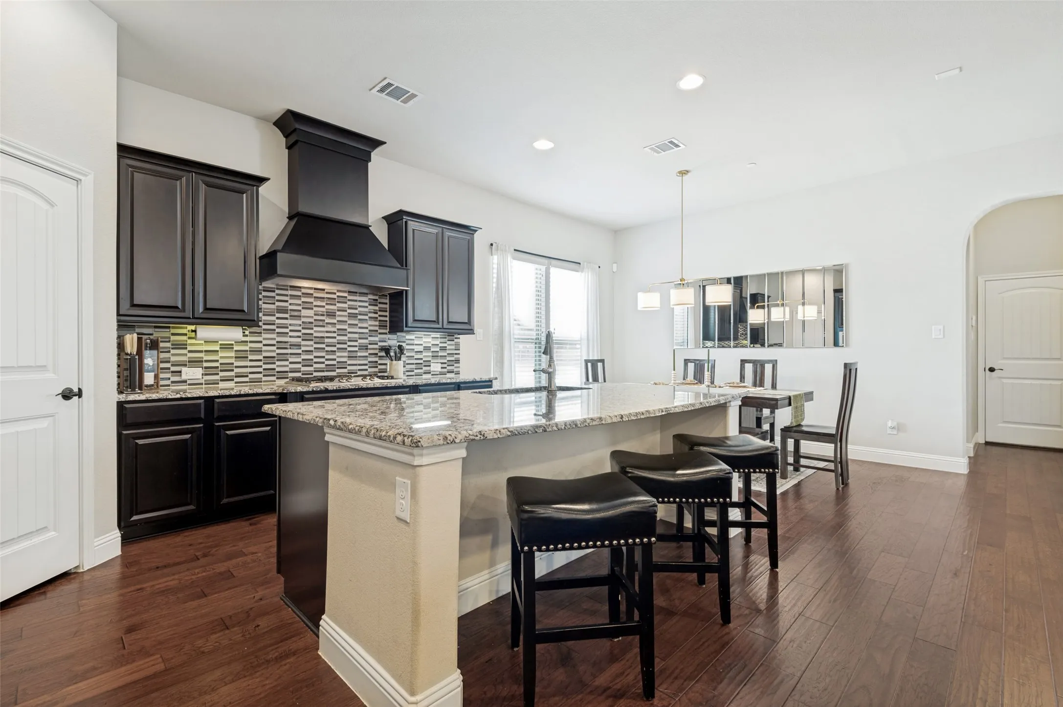 Condominium For Sale in Collin County , 5101 Kentwood Drive, Mc Kinney, Texas 75070, 3 Bedroom, 4 Bathroom, 2 Garage spaces, 2,894 Sqft, built in 2016, mls#21357905, Real Estate Agent in Mc Kinney, Homes For Sale in Collin county, Homes For Sale in Mc Kinney, Realtor in Mc Kinney Texas, Real Estate Brokerage Independent Realty Texas, Luminita Cordes Realtor