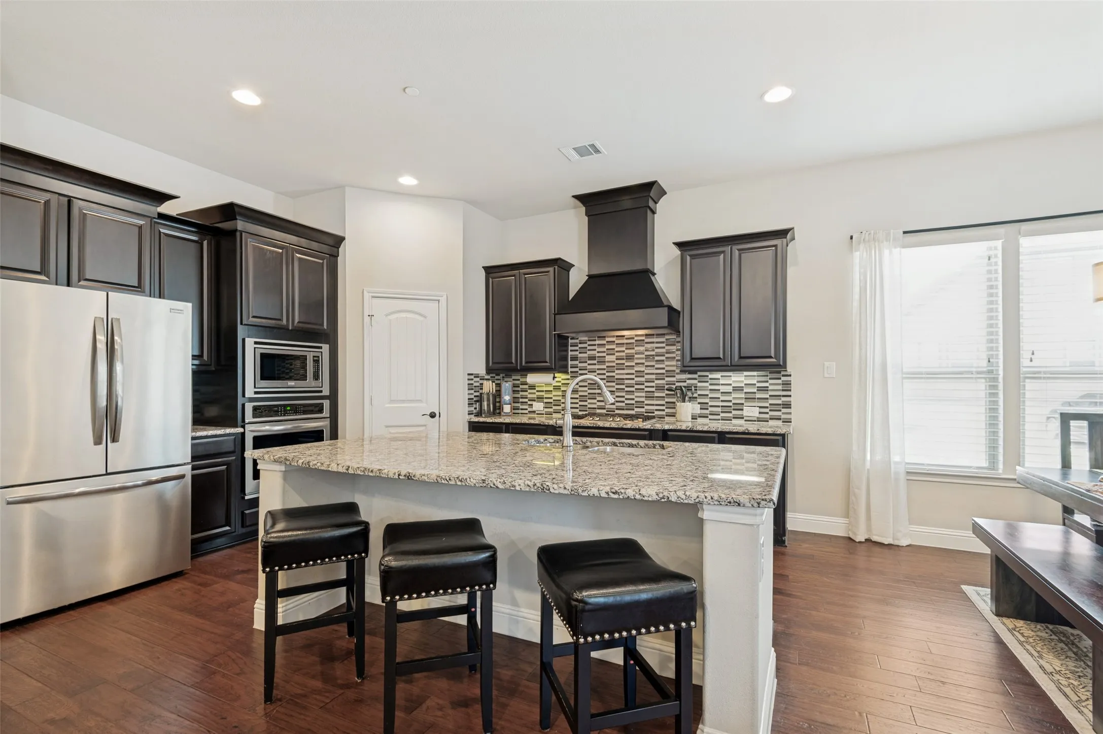 Condominium For Sale in Collin County , 5101 Kentwood Drive, Mc Kinney, Texas 75070, 3 Bedroom, 4 Bathroom, 2 Garage spaces, 2,894 Sqft, built in 2016, mls#21357905, Real Estate Agent in Mc Kinney, Homes For Sale in Collin county, Homes For Sale in Mc Kinney, Realtor in Mc Kinney Texas, Real Estate Brokerage Independent Realty Texas, Luminita Cordes Realtor