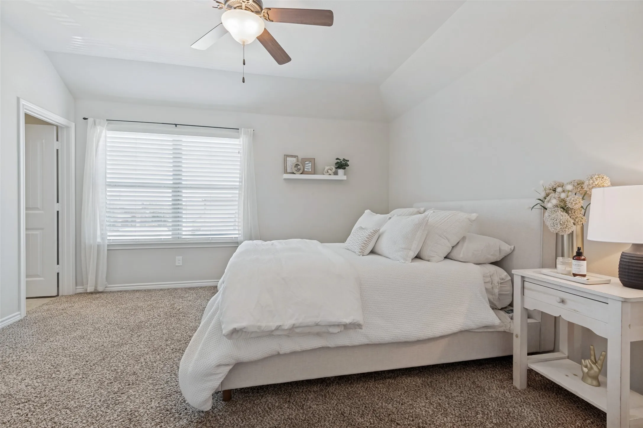 Condominium For Sale in Collin County , 5101 Kentwood Drive, Mc Kinney, Texas 75070, 3 Bedroom, 4 Bathroom, 2 Garage spaces, 2,894 Sqft, built in 2016, mls#21357905, Real Estate Agent in Mc Kinney, Homes For Sale in Collin county, Homes For Sale in Mc Kinney, Realtor in Mc Kinney Texas, Real Estate Brokerage Independent Realty Texas, Luminita Cordes Realtor