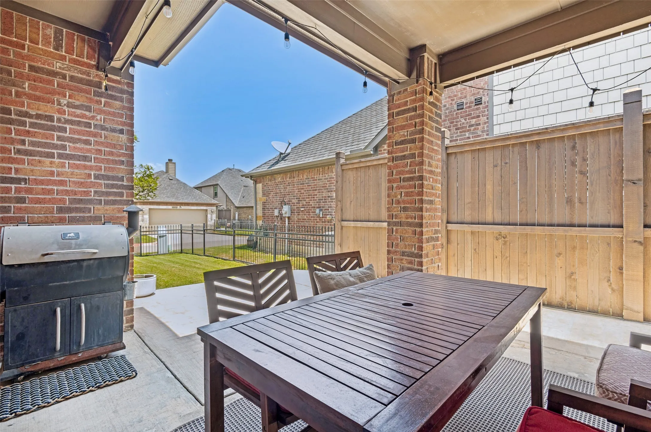 Condominium For Sale in Collin County , 5101 Kentwood Drive, Mc Kinney, Texas 75070, 3 Bedroom, 4 Bathroom, 2 Garage spaces, 2,894 Sqft, built in 2016, mls#21357905, Real Estate Agent in Mc Kinney, Homes For Sale in Collin county, Homes For Sale in Mc Kinney, Realtor in Mc Kinney Texas, Real Estate Brokerage Independent Realty Texas, Luminita Cordes Realtor