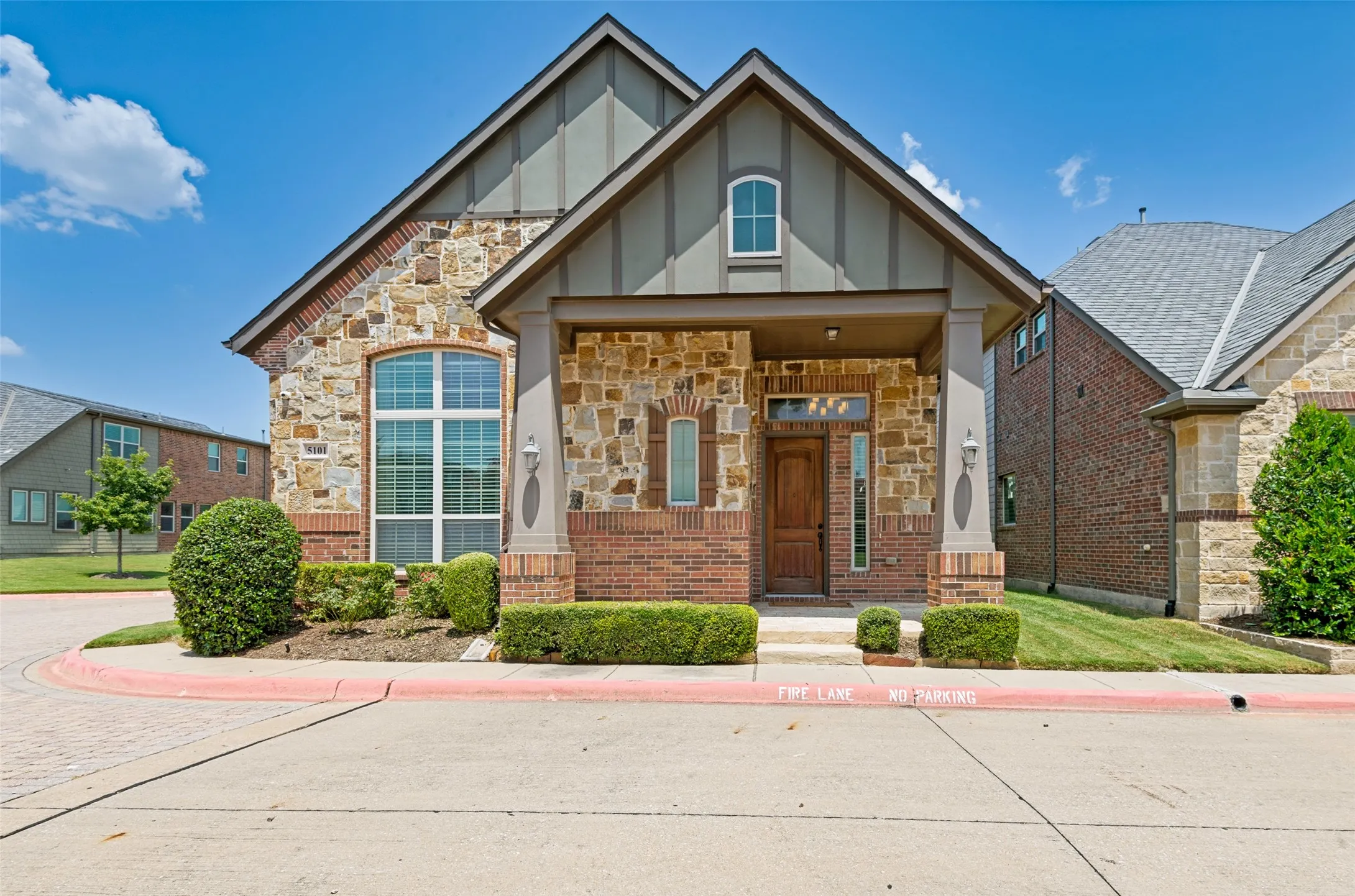 Condominium For Sale in Collin County , 5101 Kentwood Drive, Mc Kinney, Texas 75070, 3 Bedroom, 4 Bathroom, 2 Garage spaces, 2,894 Sqft, built in 2016, mls#21357905, Real Estate Agent in Mc Kinney, Homes For Sale in Collin county, Homes For Sale in Mc Kinney, Realtor in Mc Kinney Texas, Real Estate Brokerage Independent Realty Texas, Luminita Cordes Realtor