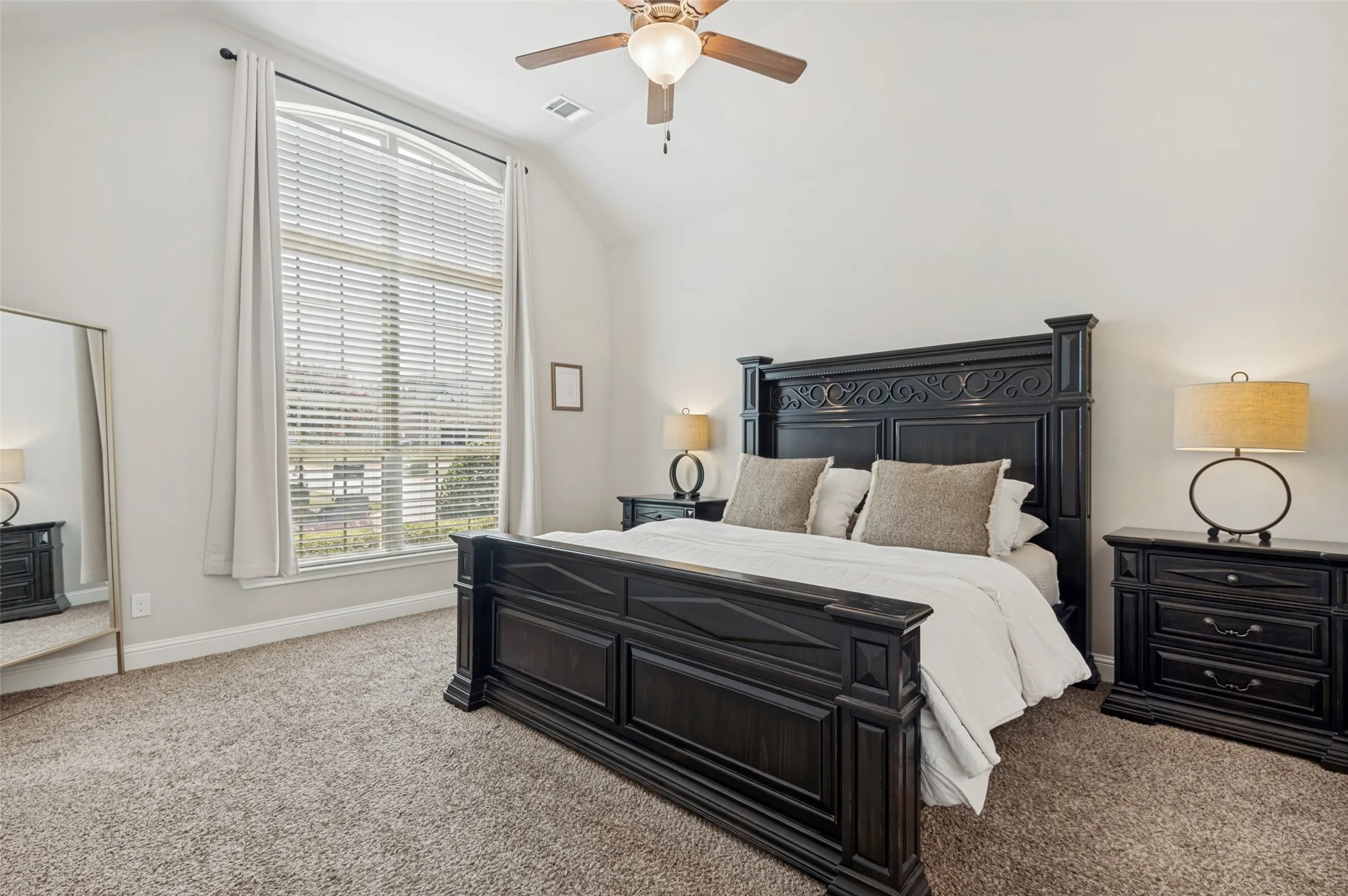 Condominium For Sale in Collin County , 5101 Kentwood Drive, Mc Kinney, Texas 75070, 3 Bedroom, 4 Bathroom, 2 Garage spaces, 2,894 Sqft, built in 2016, mls#21357905, Real Estate Agent in Mc Kinney, Homes For Sale in Collin county, Homes For Sale in Mc Kinney, Realtor in Mc Kinney Texas, Real Estate Brokerage Independent Realty Texas, Luminita Cordes Realtor