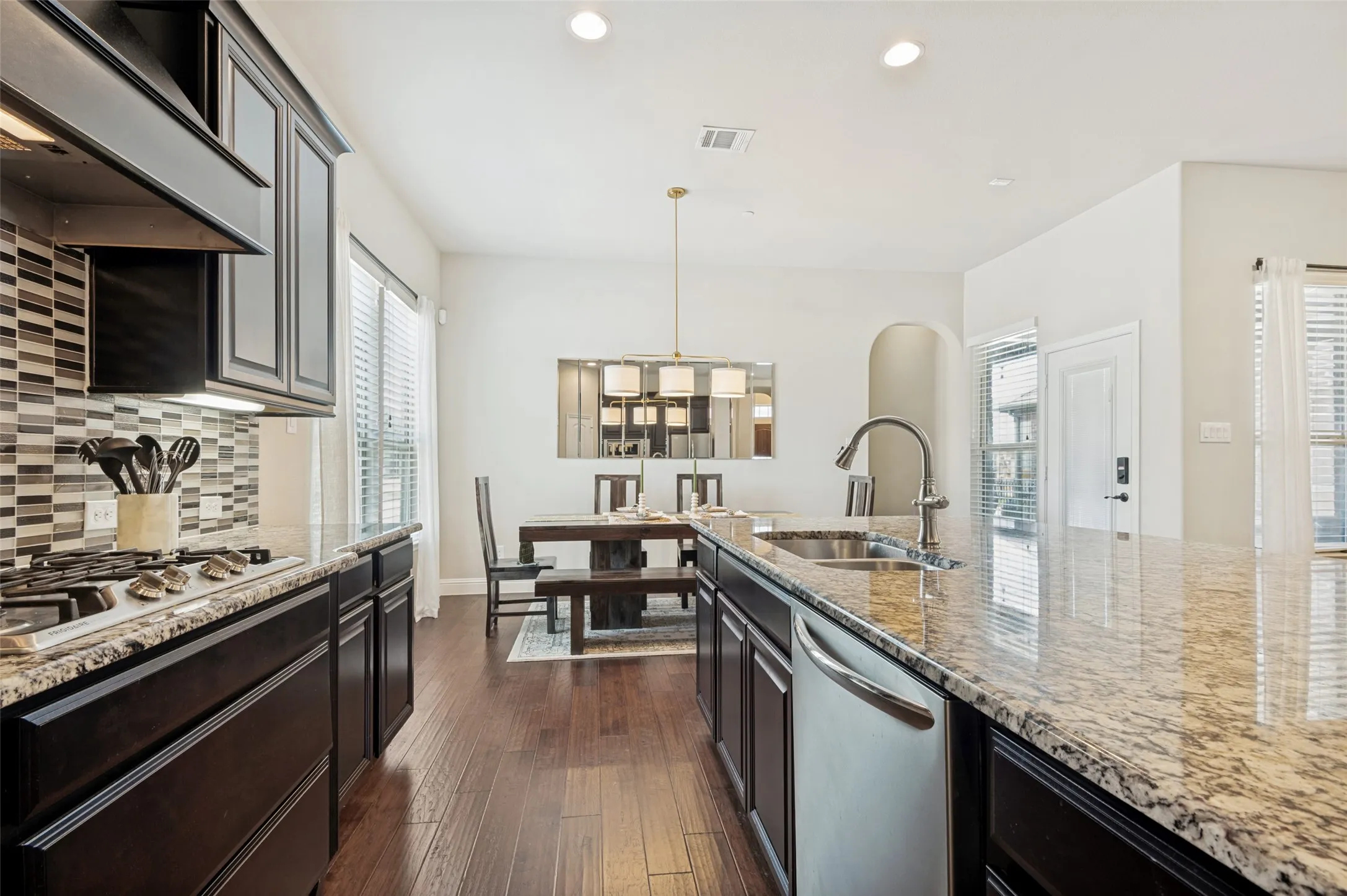 Condominium For Sale in Collin County , 5101 Kentwood Drive, Mc Kinney, Texas 75070, 3 Bedroom, 4 Bathroom, 2 Garage spaces, 2,894 Sqft, built in 2016, mls#21357905, Real Estate Agent in Mc Kinney, Homes For Sale in Collin county, Homes For Sale in Mc Kinney, Realtor in Mc Kinney Texas, Real Estate Brokerage Independent Realty Texas, Luminita Cordes Realtor