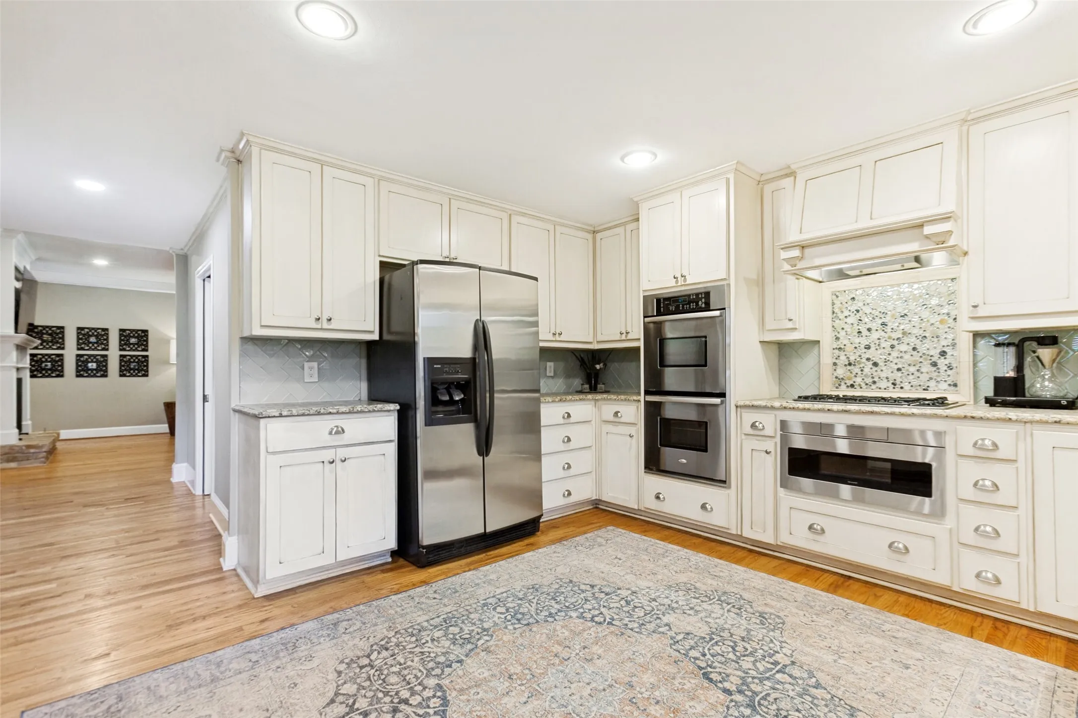 Gas cooktop, double ovens, and microwave
