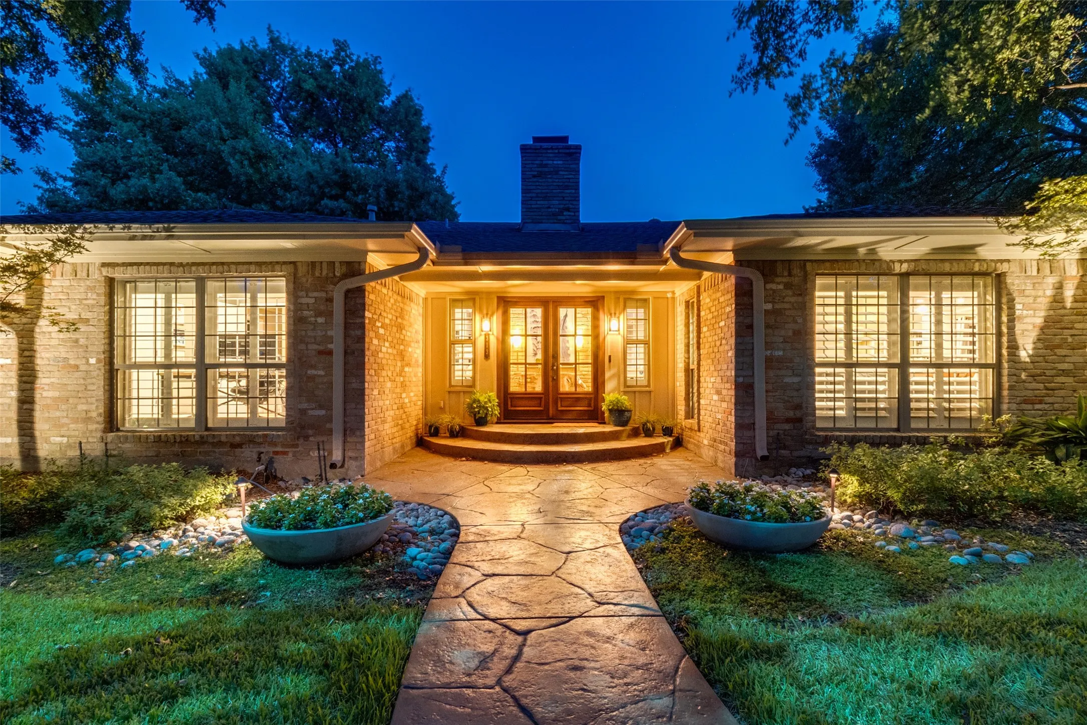 Single Family Residence For Sale in Dallas County , 313 Arborcrest Drive, Richardson, Texas 75080, 4 Bedroom, 4 Bathroom, 2 Garage spaces, 2,646 Sqft, built in 1968, mls#21364609, Real Estate Agent in Richardson, Homes For Sale in Dallas county, Homes For Sale in Richardson, Realtor in Richardson Texas, Real Estate Brokerage Independent Realty Texas, Luminita Cordes Realtor