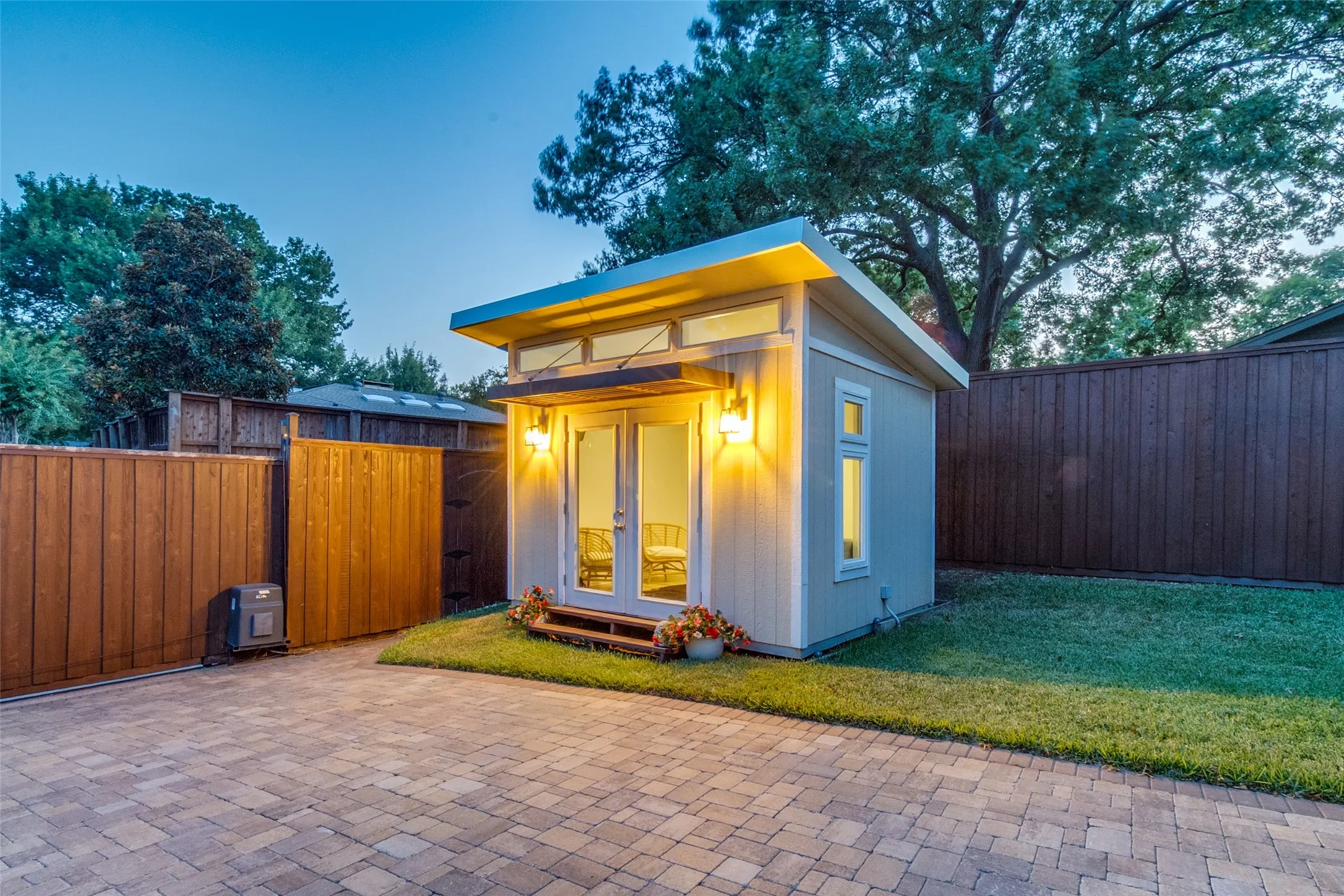 Single Family Residence For Sale in Dallas County , 313 Arborcrest Drive, Richardson, Texas 75080, 4 Bedroom, 4 Bathroom, 2 Garage spaces, 2,646 Sqft, built in 1968, mls#21364609, Real Estate Agent in Richardson, Homes For Sale in Dallas county, Homes For Sale in Richardson, Realtor in Richardson Texas, Real Estate Brokerage Independent Realty Texas, Luminita Cordes Realtor