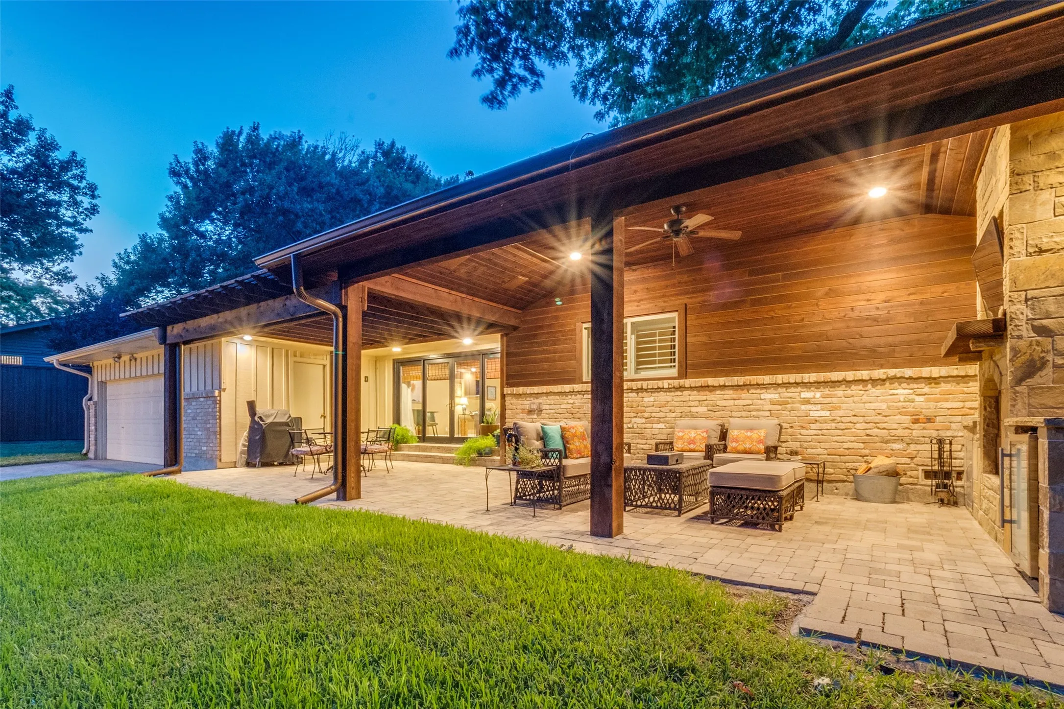 Single Family Residence For Sale in Dallas County , 313 Arborcrest Drive, Richardson, Texas 75080, 4 Bedroom, 4 Bathroom, 2 Garage spaces, 2,646 Sqft, built in 1968, mls#21364609, Real Estate Agent in Richardson, Homes For Sale in Dallas county, Homes For Sale in Richardson, Realtor in Richardson Texas, Real Estate Brokerage Independent Realty Texas, Luminita Cordes Realtor