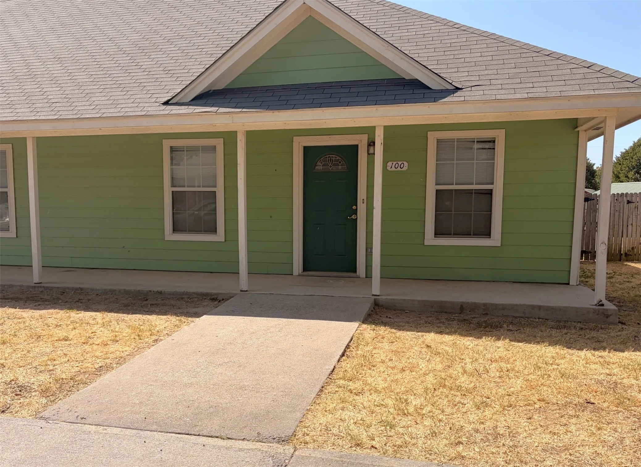 Duplex For Rent in Wise County , 120 Pr 3230 100, Bridgeport, Texas 76426, 3 Bedroom, 2 Bathroom, Garage spaces, 1,076 Sqft, built in 2006, mls#21368639, Real Estate Agent in Bridgeport, Homes For Rent in Wise county, Homes For Rent in Bridgeport, Realtor in Bridgeport Texas, Real Estate Brokerage Independent Realty Texas, Luminita Cordes Realtor