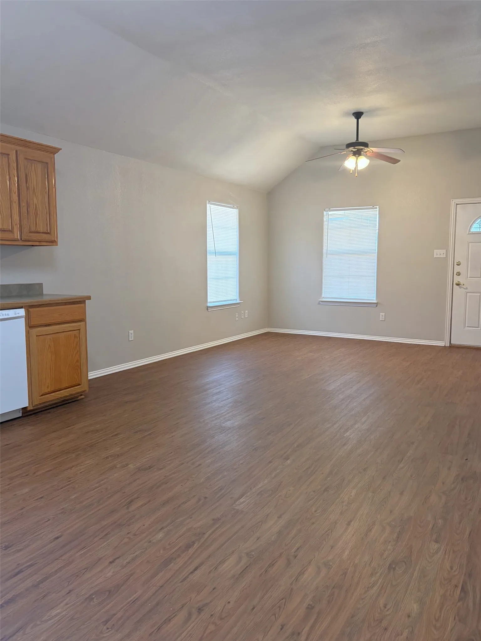 Duplex For Rent in Wise County , 120 Pr 3230 100, Bridgeport, Texas 76426, 3 Bedroom, 2 Bathroom, Garage spaces, 1,076 Sqft, built in 2006, mls#21368639, Real Estate Agent in Bridgeport, Homes For Rent in Wise county, Homes For Rent in Bridgeport, Realtor in Bridgeport Texas, Real Estate Brokerage Independent Realty Texas, Luminita Cordes Realtor