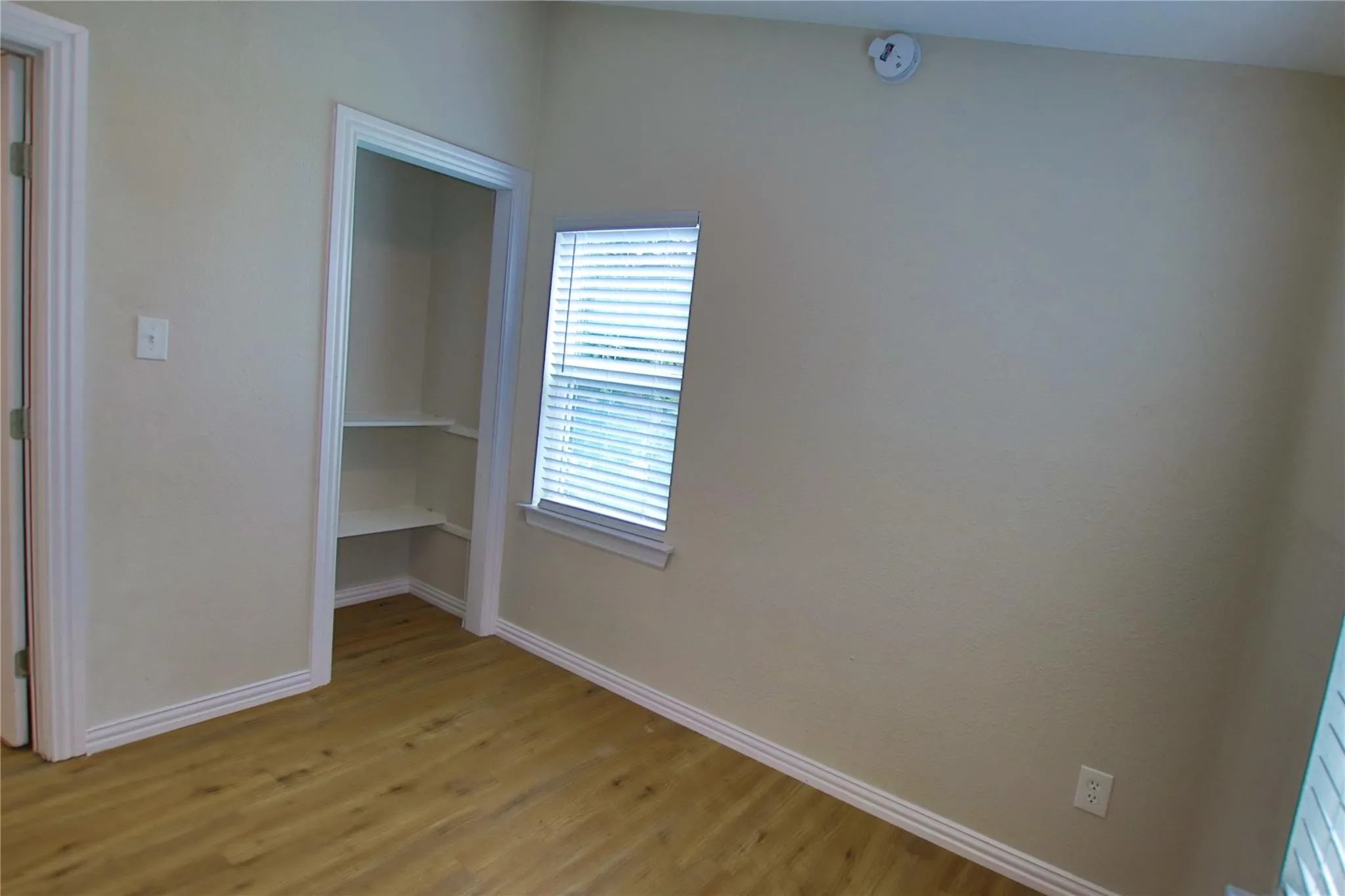 Condominium For Rent in Grayson County , 142 Andrea Street B, Pottsboro, Texas 75076, 2 Bedroom, 1 Bathroom, Garage spaces, 720 Sqft, built in 1963, mls#21368979, Real Estate Agent in Pottsboro, Homes For Rent in Grayson county, Homes For Rent in Pottsboro, Realtor in Pottsboro Texas, Real Estate Brokerage Independent Realty Texas, Luminita Cordes Realtor