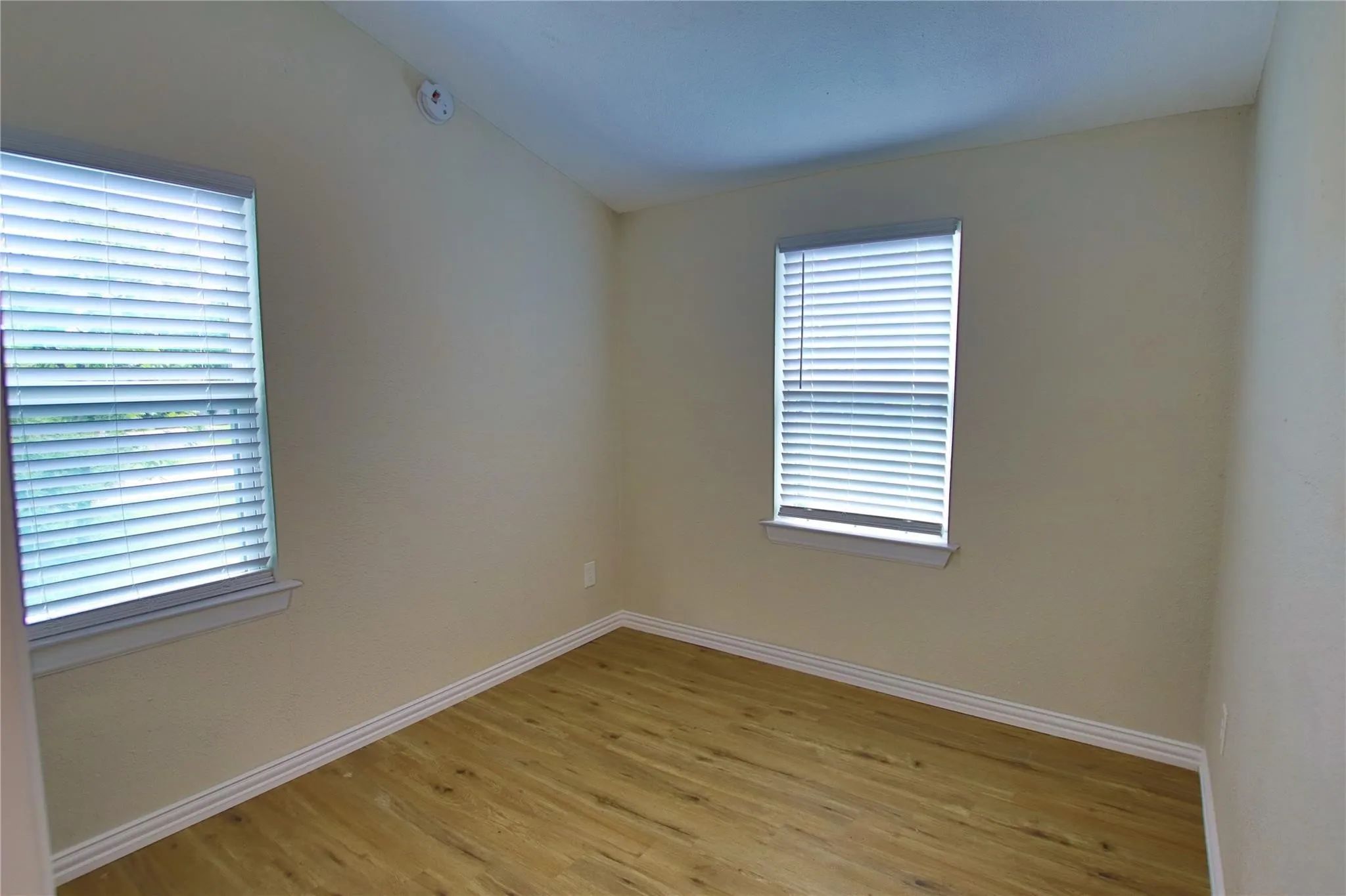 Condominium For Rent in Grayson County , 142 Andrea Street B, Pottsboro, Texas 75076, 2 Bedroom, 1 Bathroom, Garage spaces, 720 Sqft, built in 1963, mls#21368979, Real Estate Agent in Pottsboro, Homes For Rent in Grayson county, Homes For Rent in Pottsboro, Realtor in Pottsboro Texas, Real Estate Brokerage Independent Realty Texas, Luminita Cordes Realtor